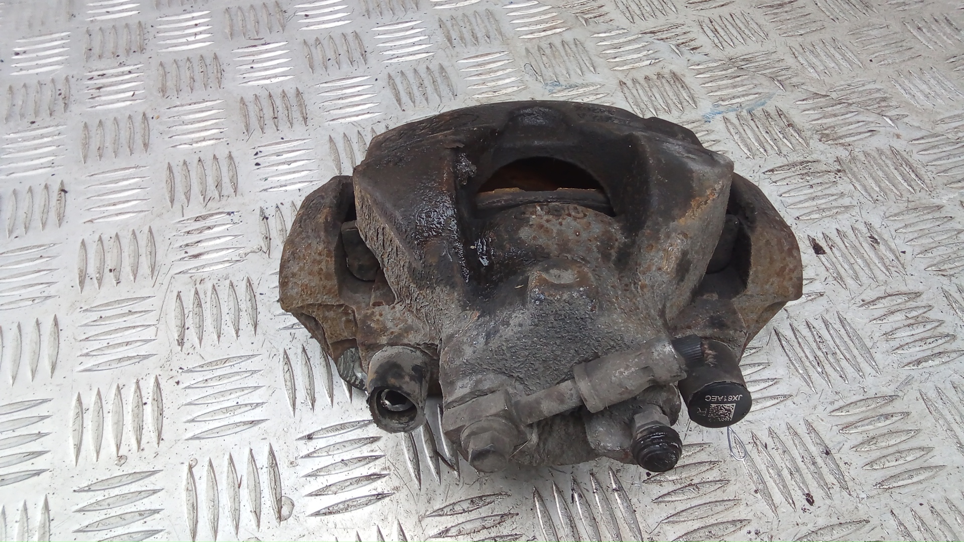 Суппорт передний правый