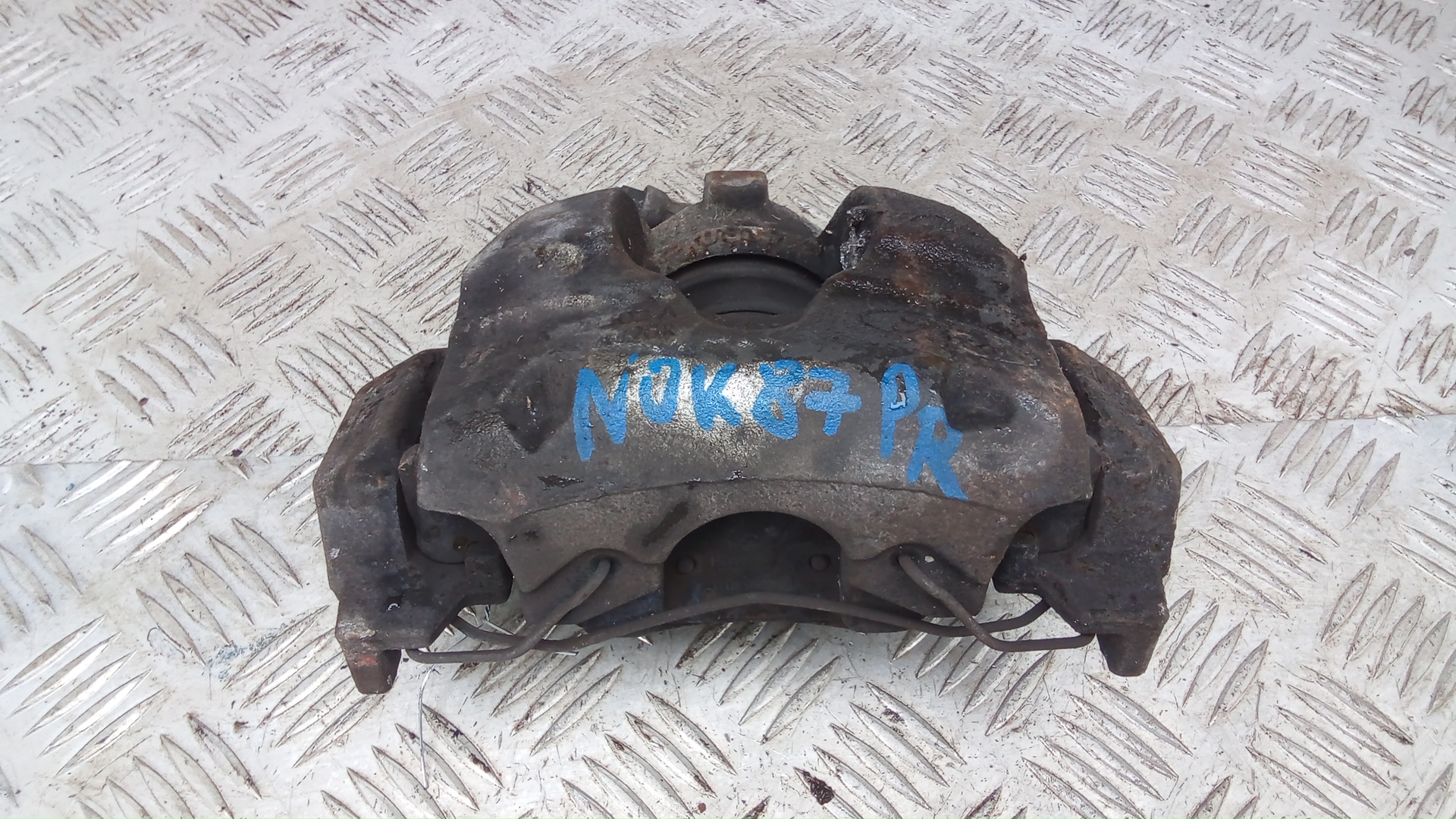 Суппорт передний правый