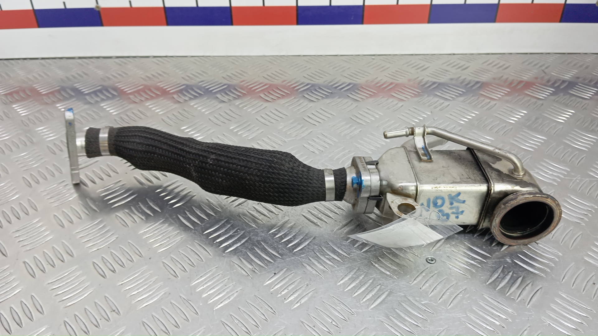 Тройник вентиляции картерных газов