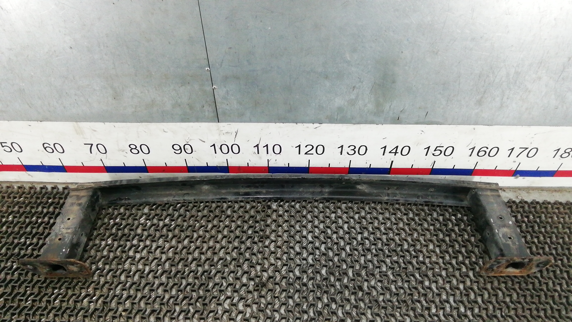 Кронштейн усилителя переднего бампера