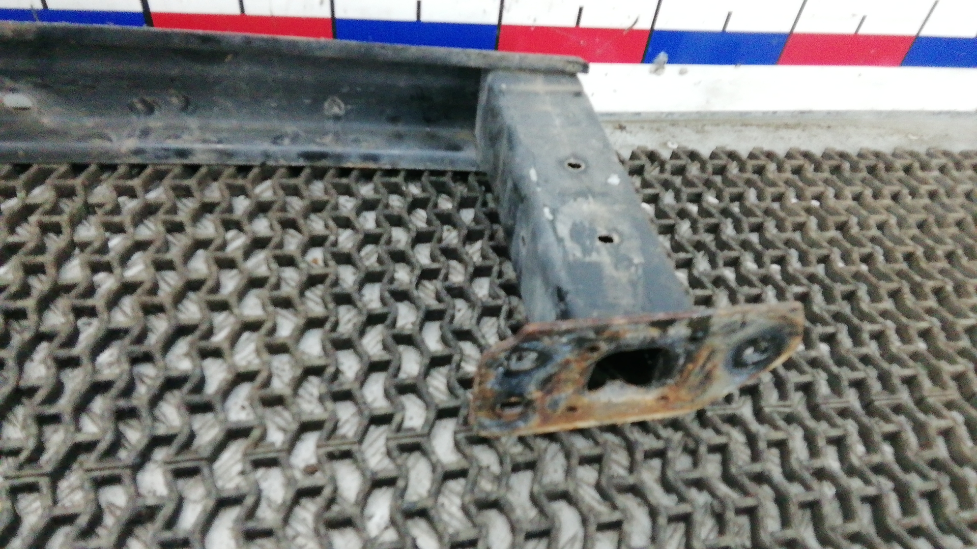 Кронштейн усилителя переднего бампера