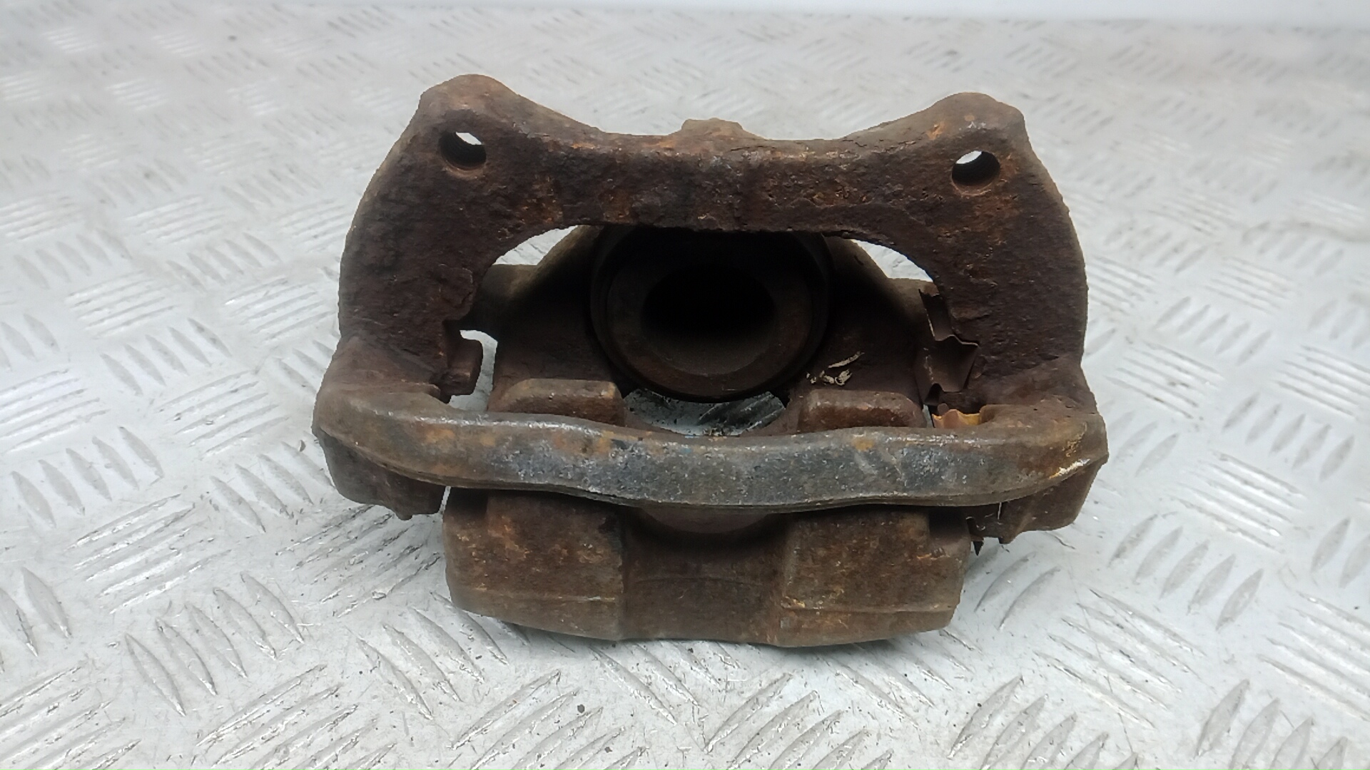 Суппорт передний правый