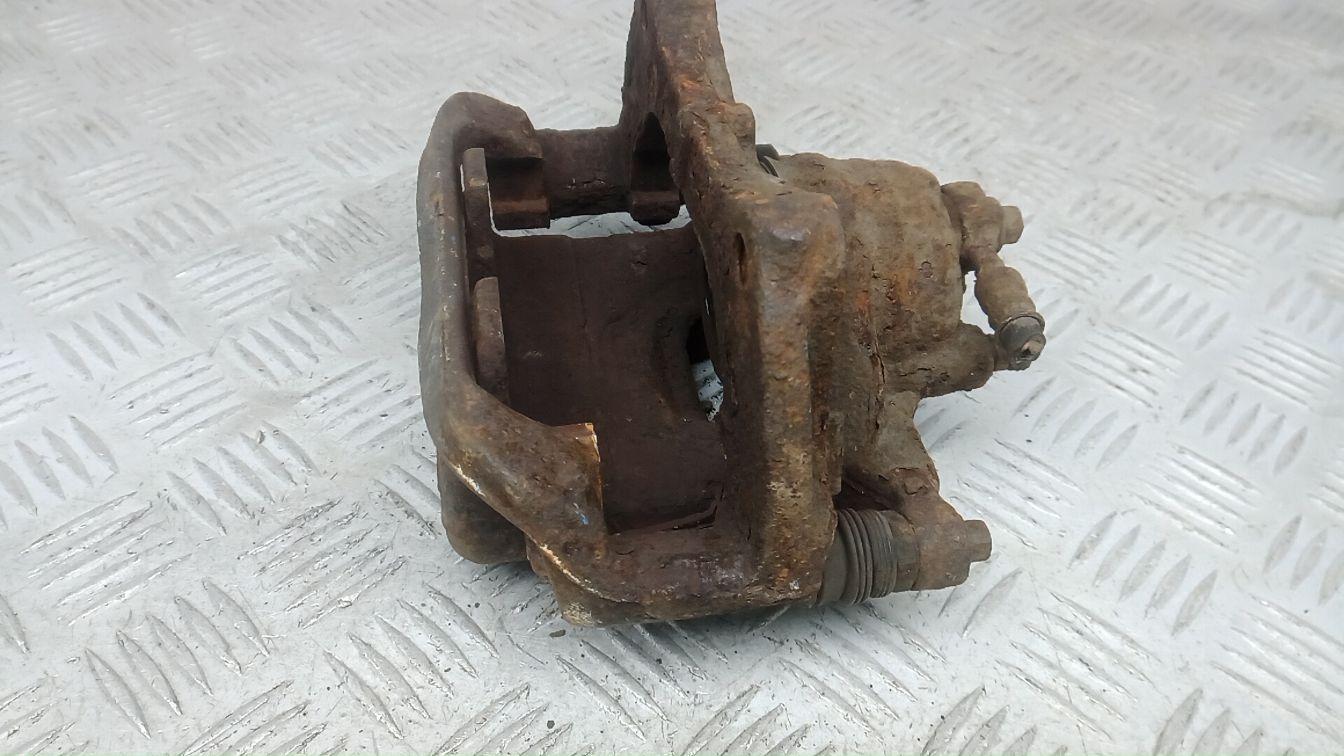 Суппорт передний правый