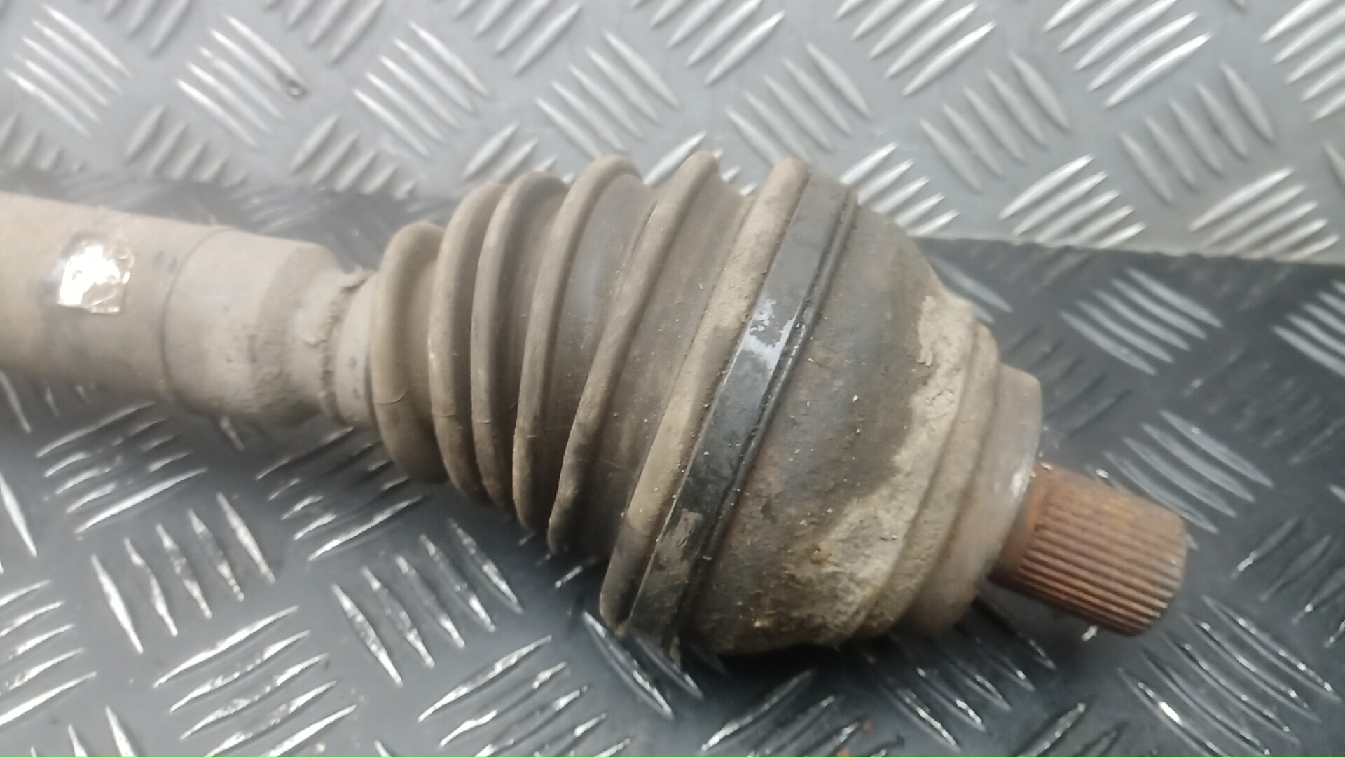 Полуось передняя правая