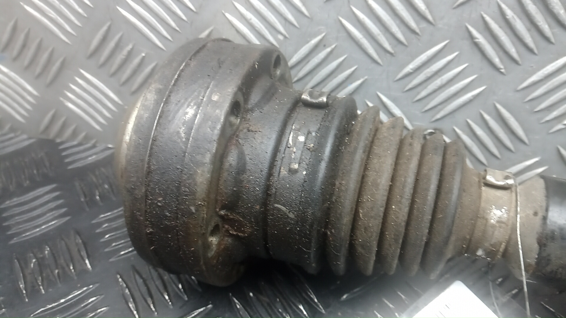 Полуось передняя правая