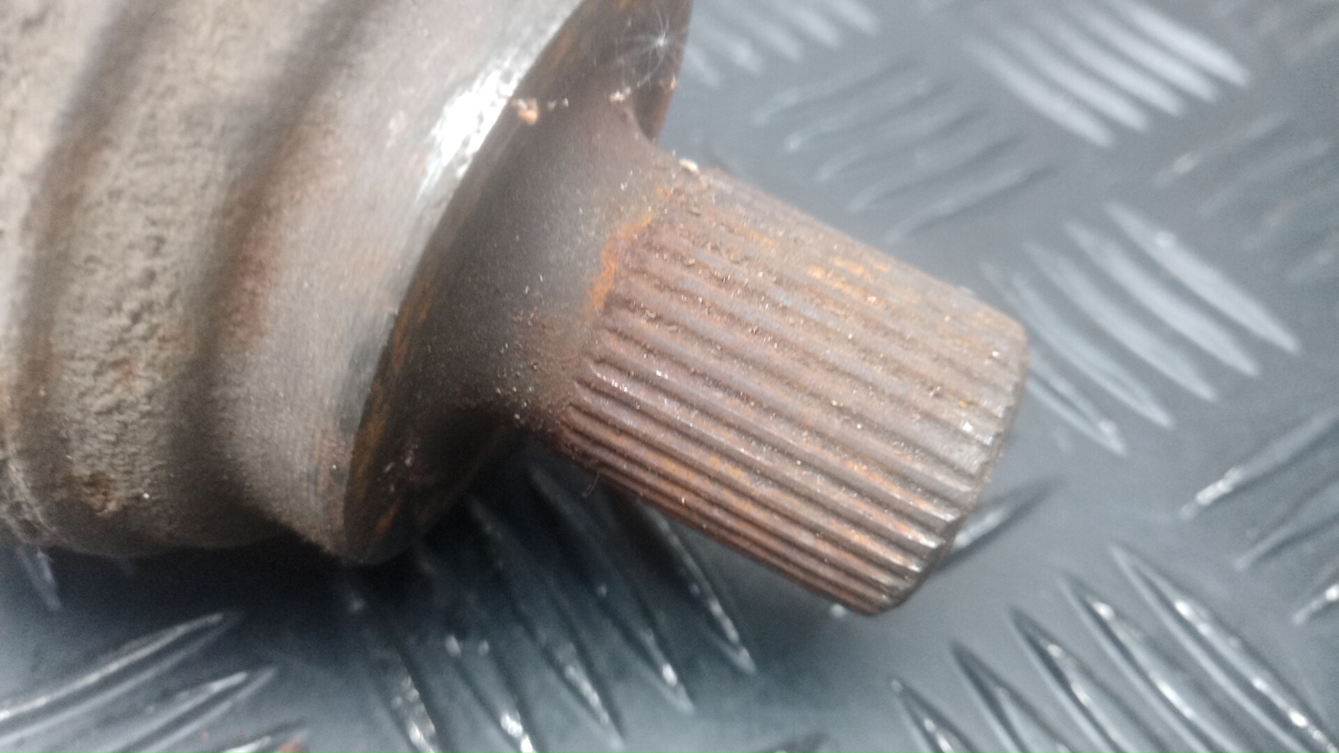 Полуось передняя правая