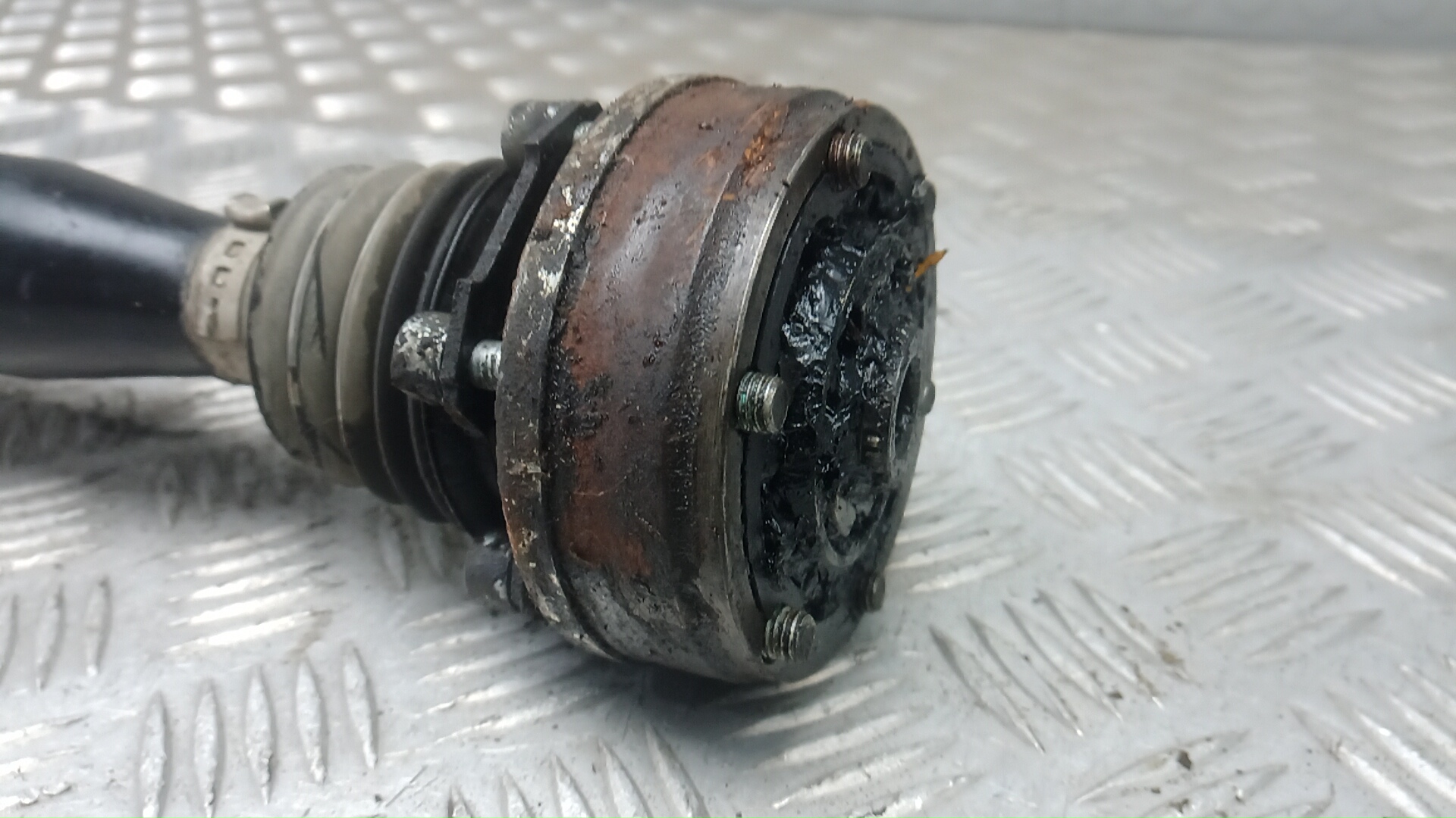 Полуось передняя правая