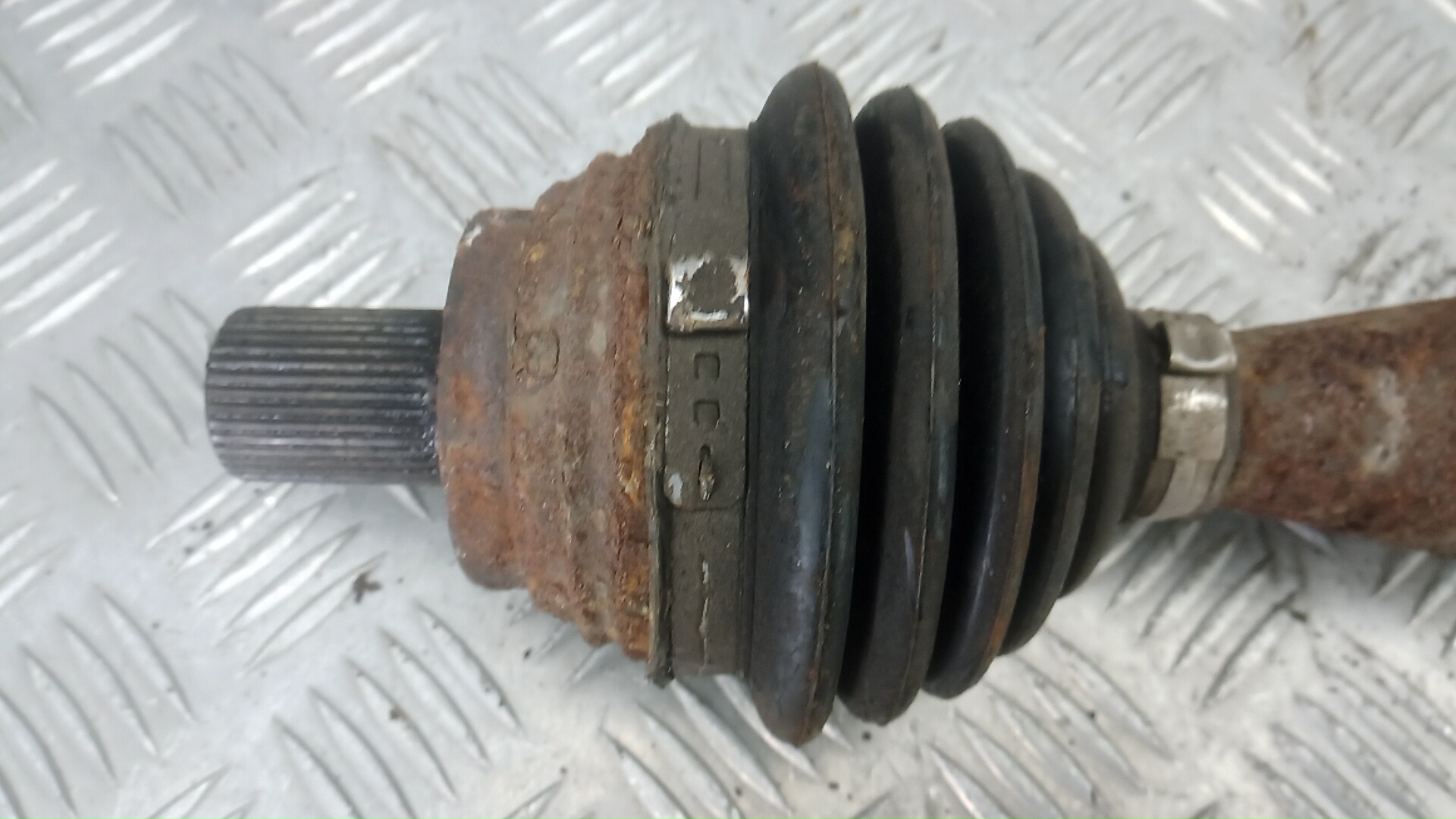 Полуось передняя правая