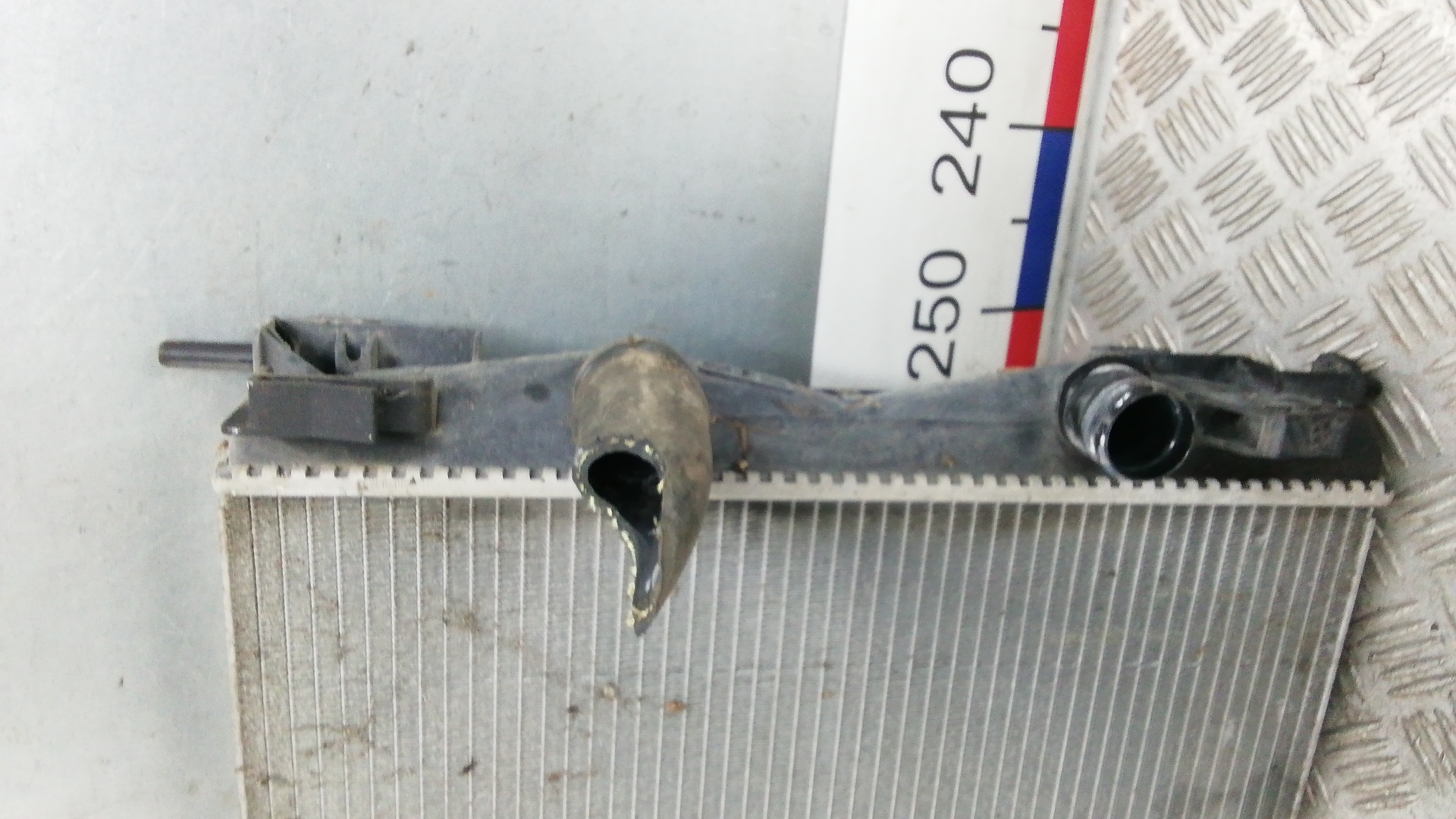 Радиатор охлаждения двигателя основной