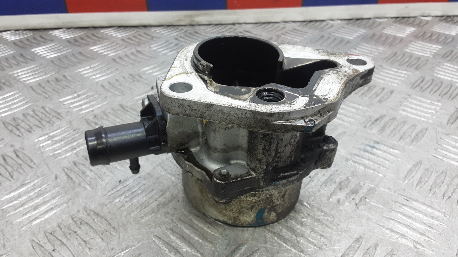 Насос вакуумный