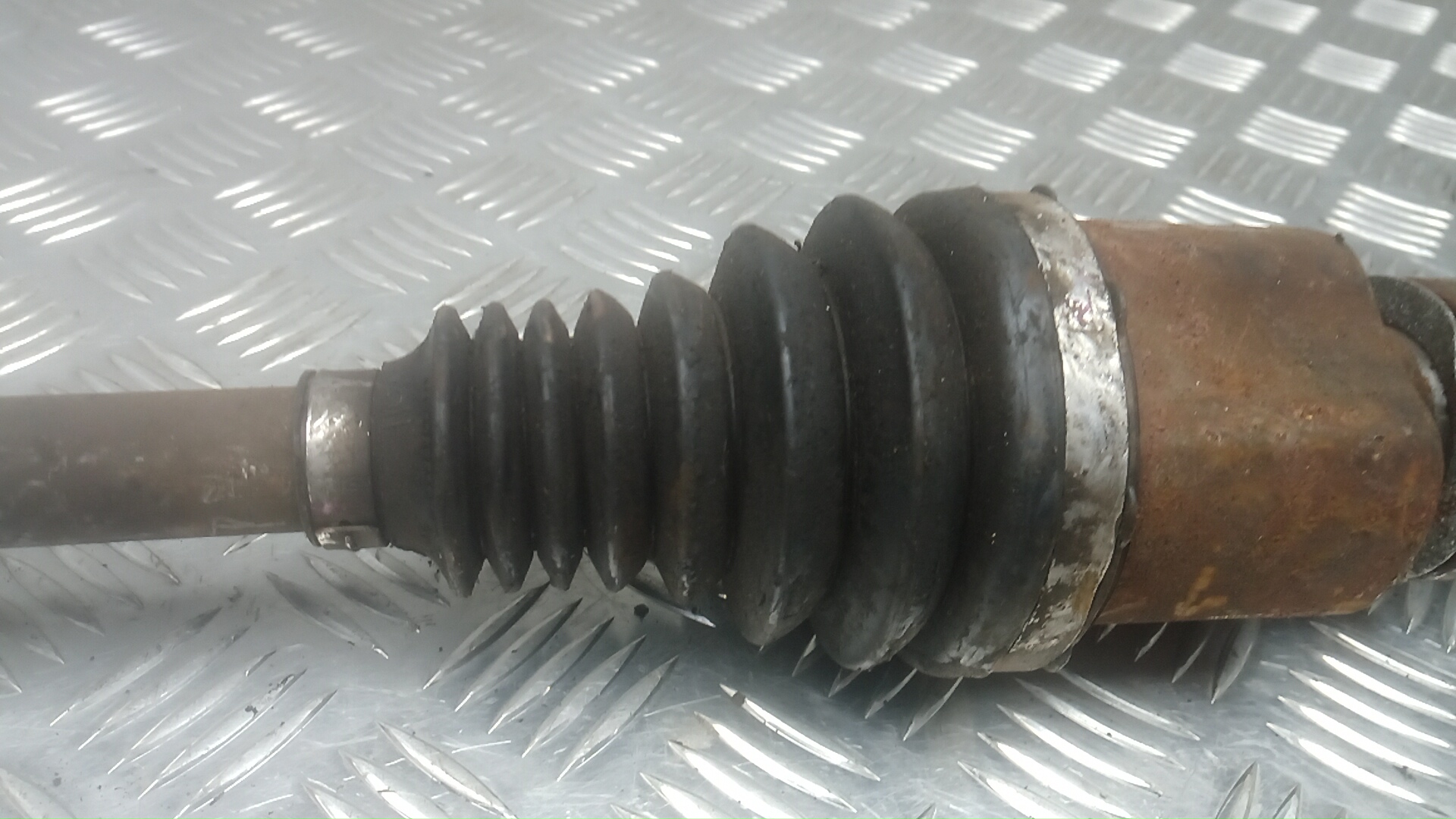 Полуось передняя правая