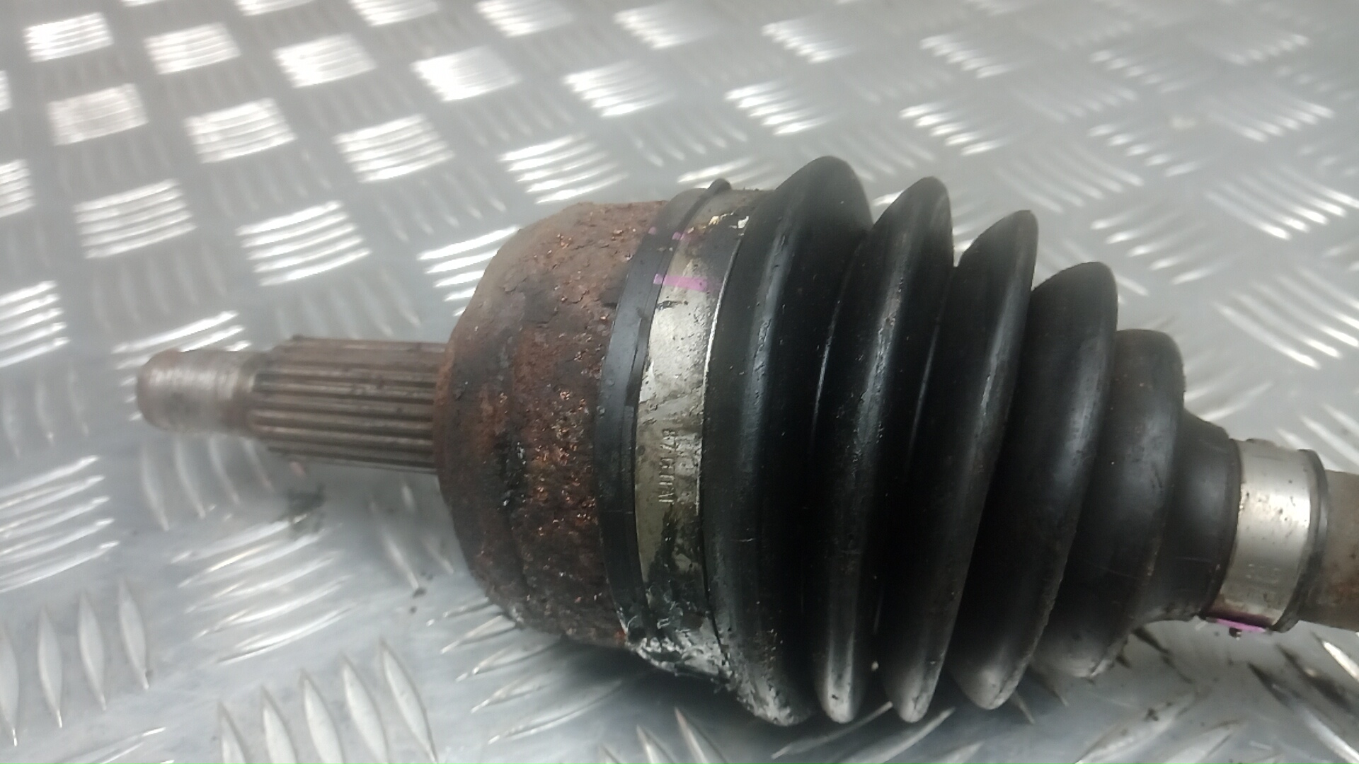 Полуось передняя правая