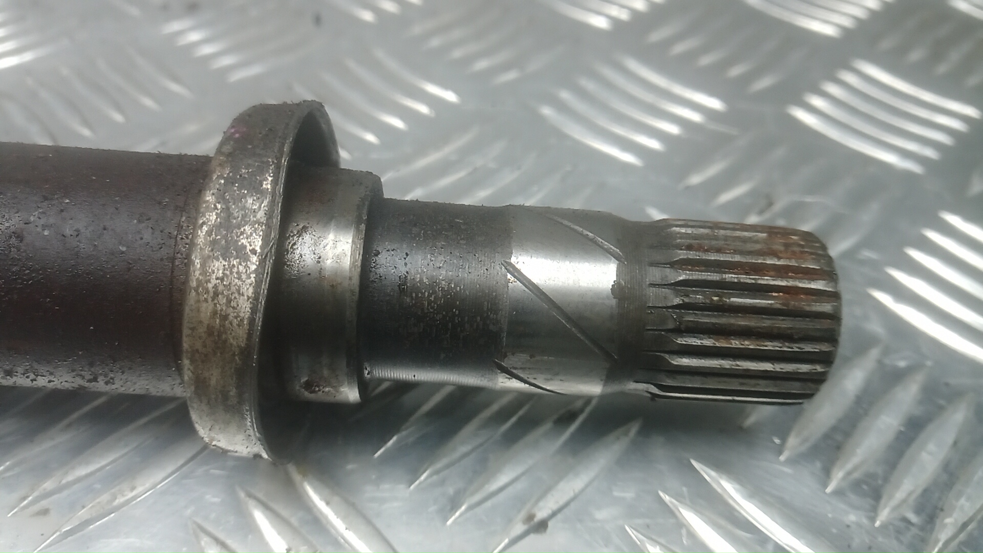 Полуось передняя правая