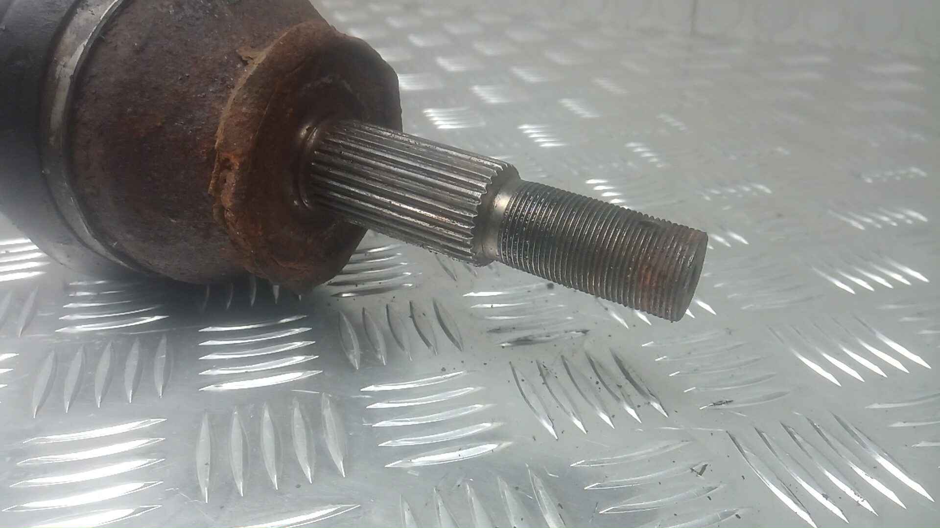 Полуось передняя правая