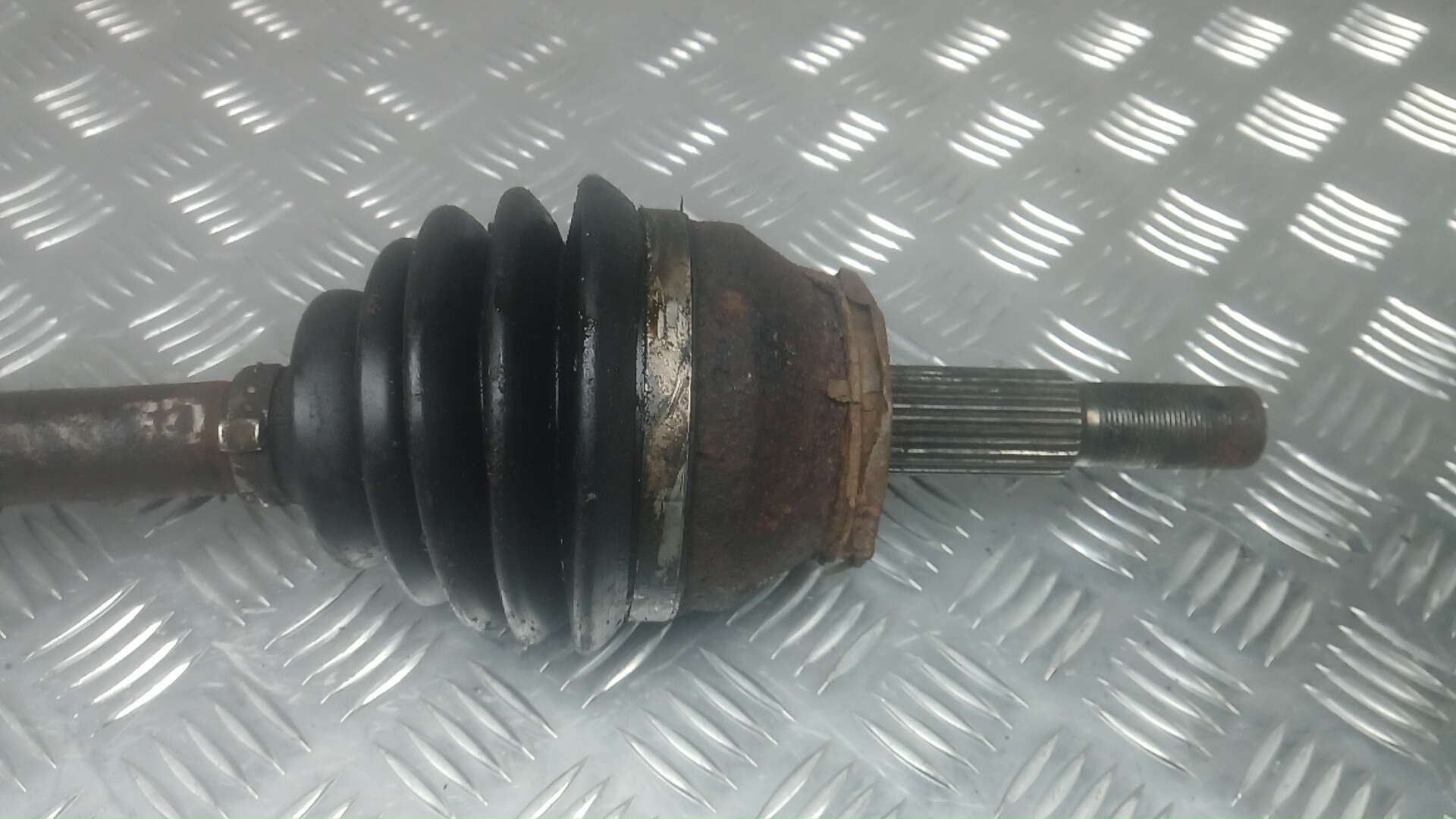 Полуось передняя правая