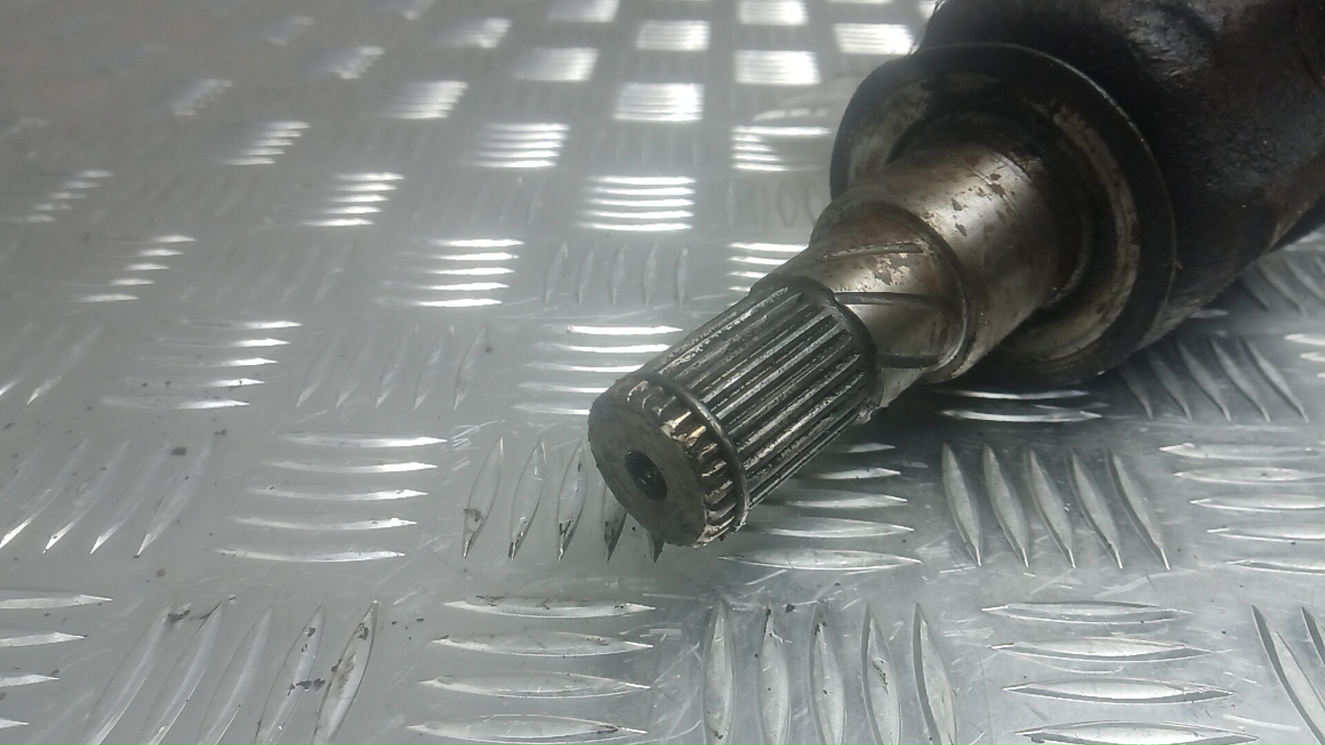 Полуось передняя правая