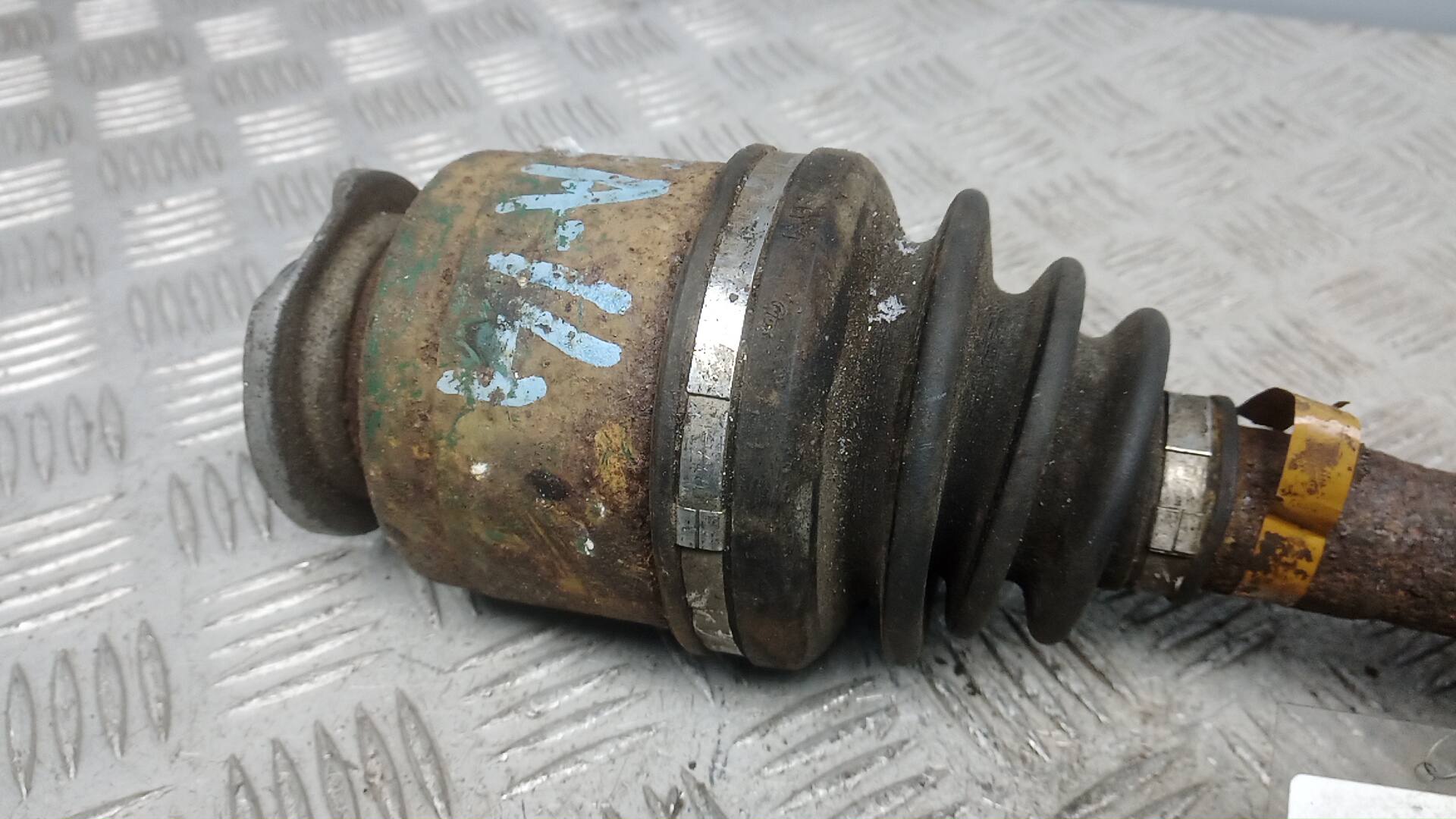 Полуось передняя правая