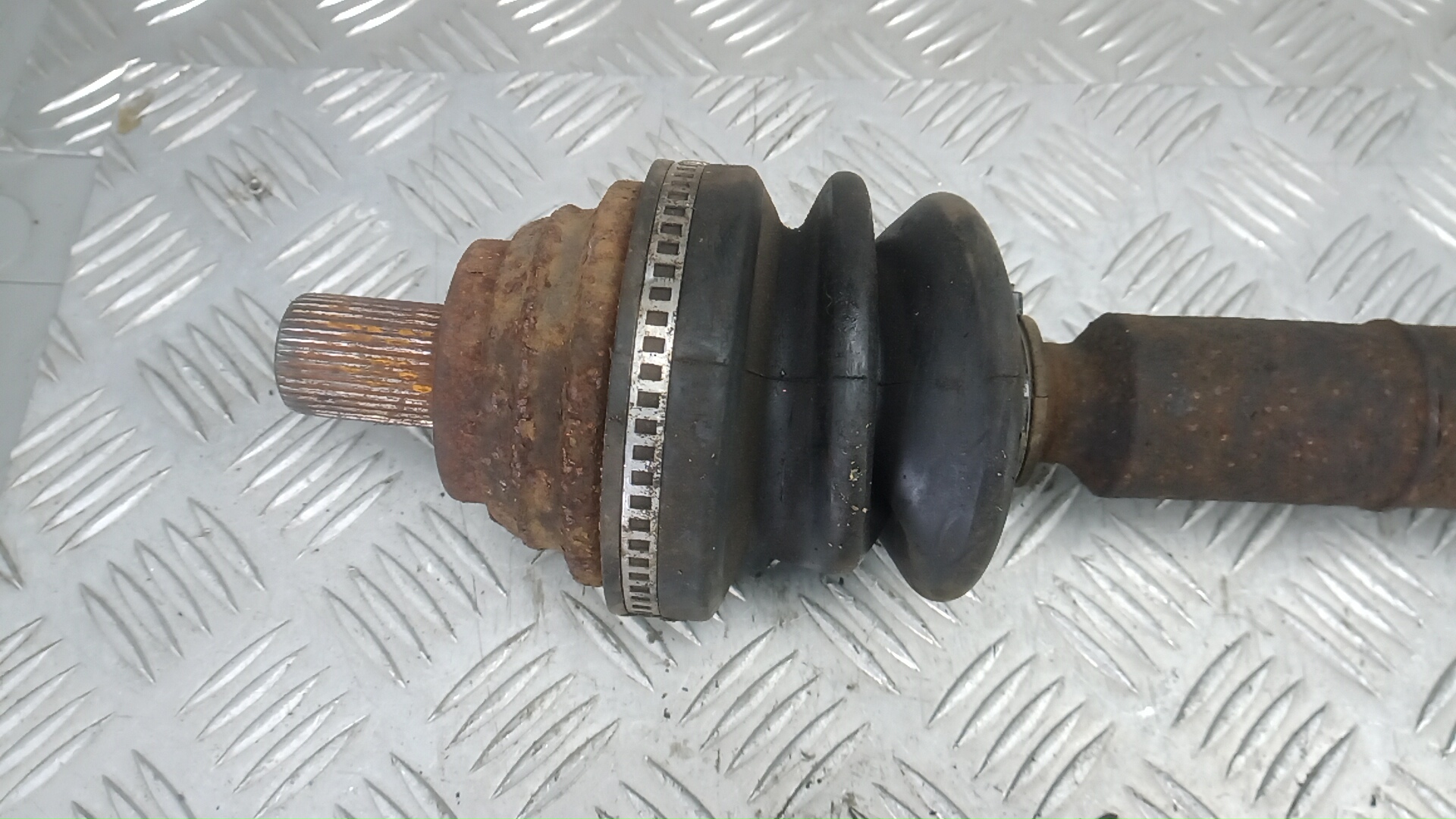 Полуось передняя правая