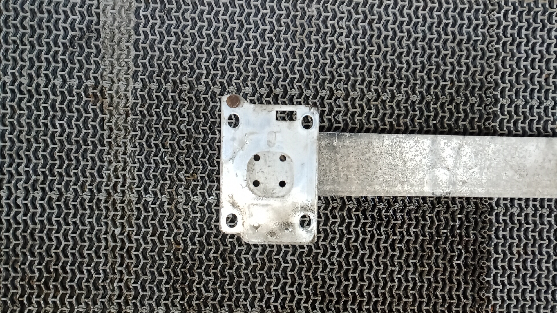 Кронштейн усилителя переднего бампера