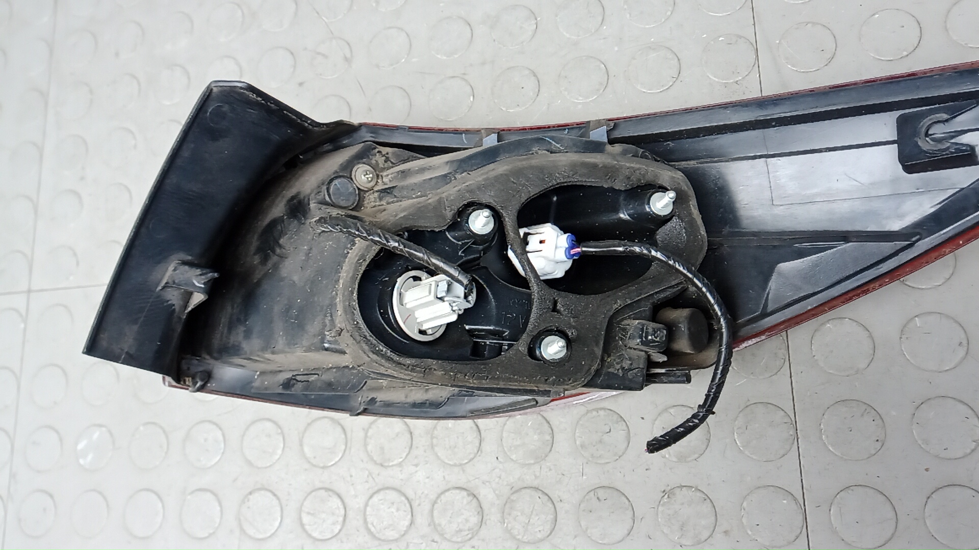 Фонарь задний левый