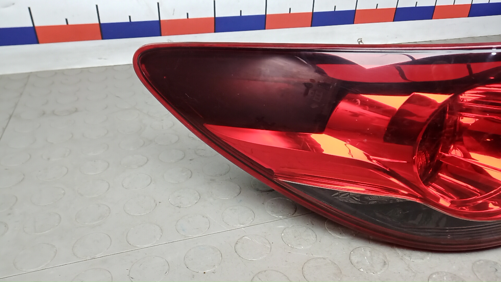 Фонарь задний левый