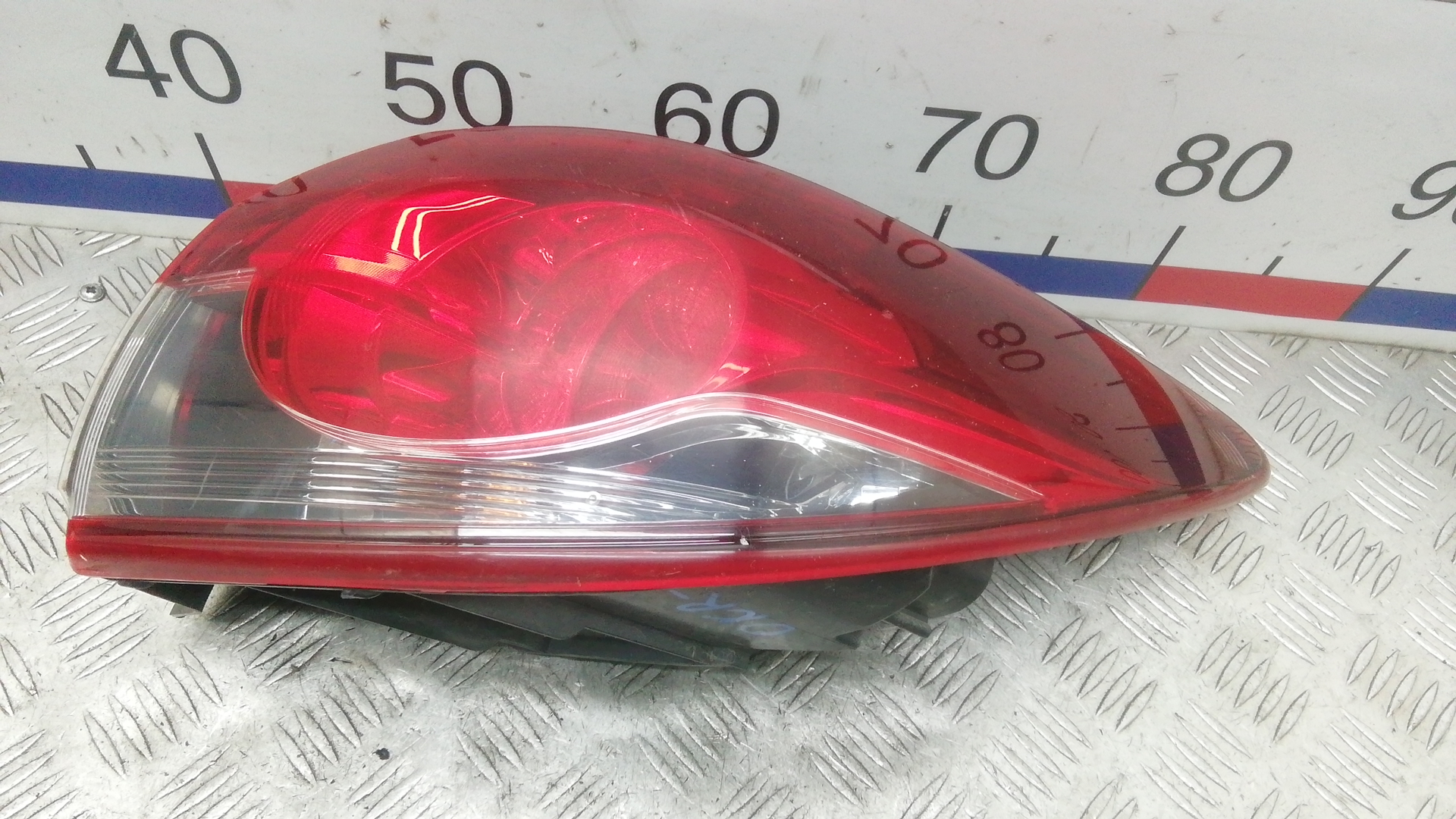 Фонарь задний правый