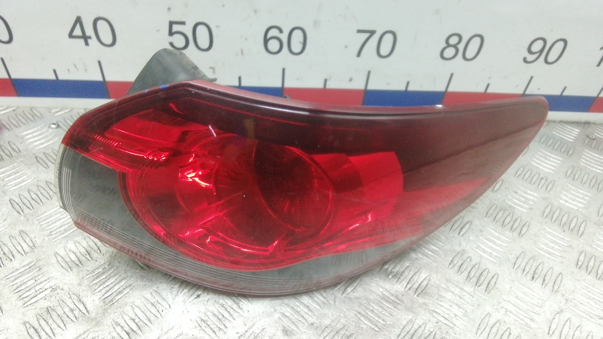 Фонарь задний правый