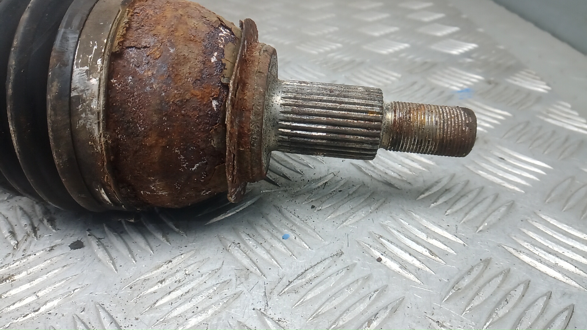 Полуось передняя правая