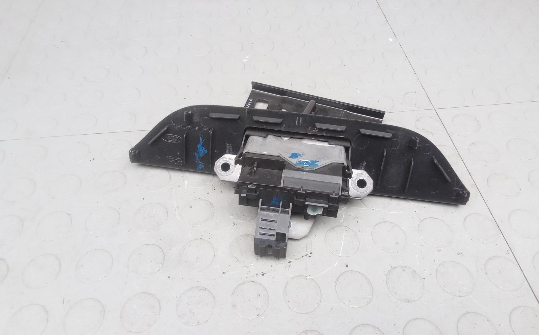 Замок багажника