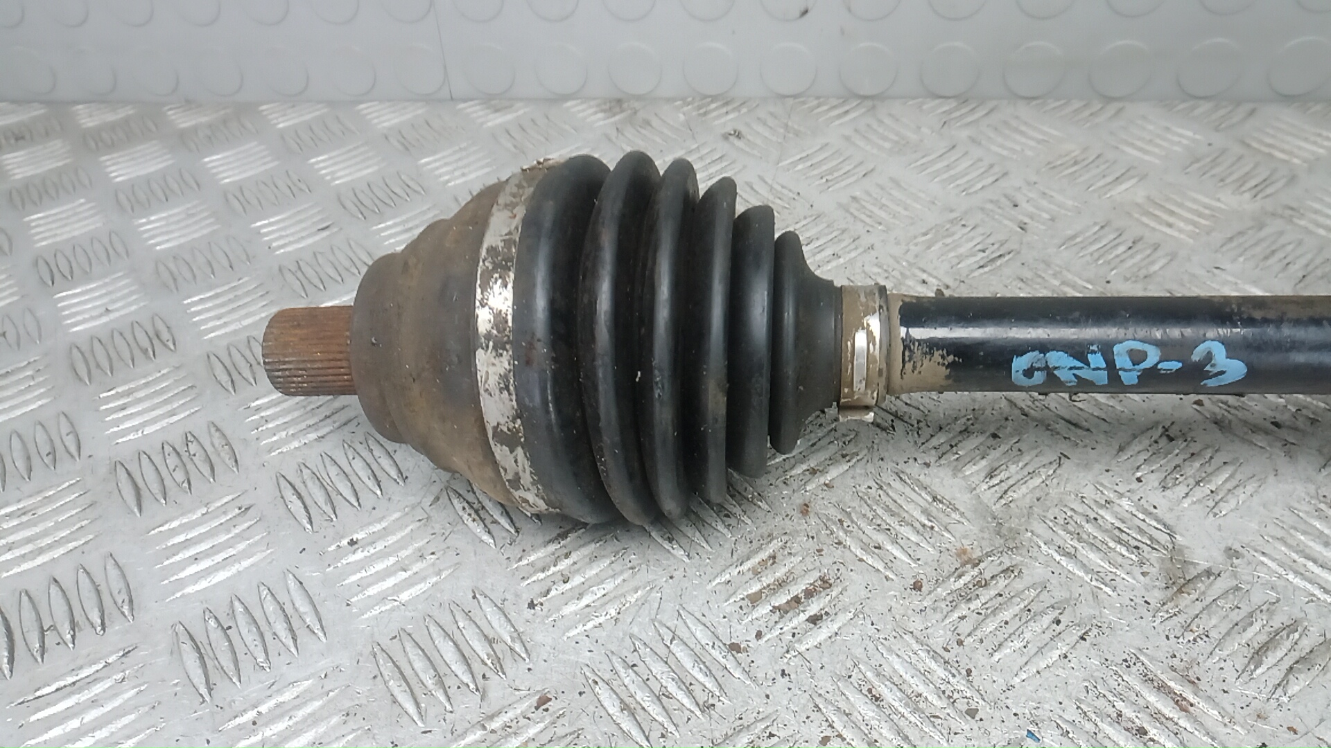 Полуось передняя левая