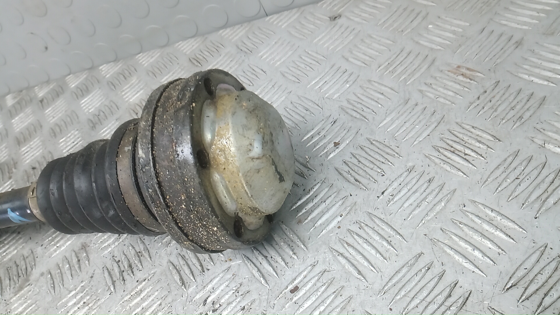 Полуось передняя левая