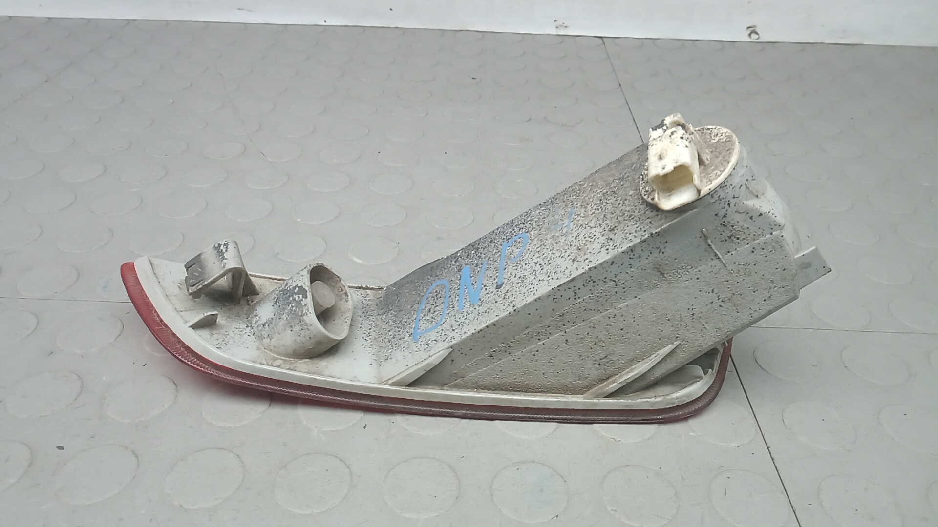 Фонарь задний в бампер левый