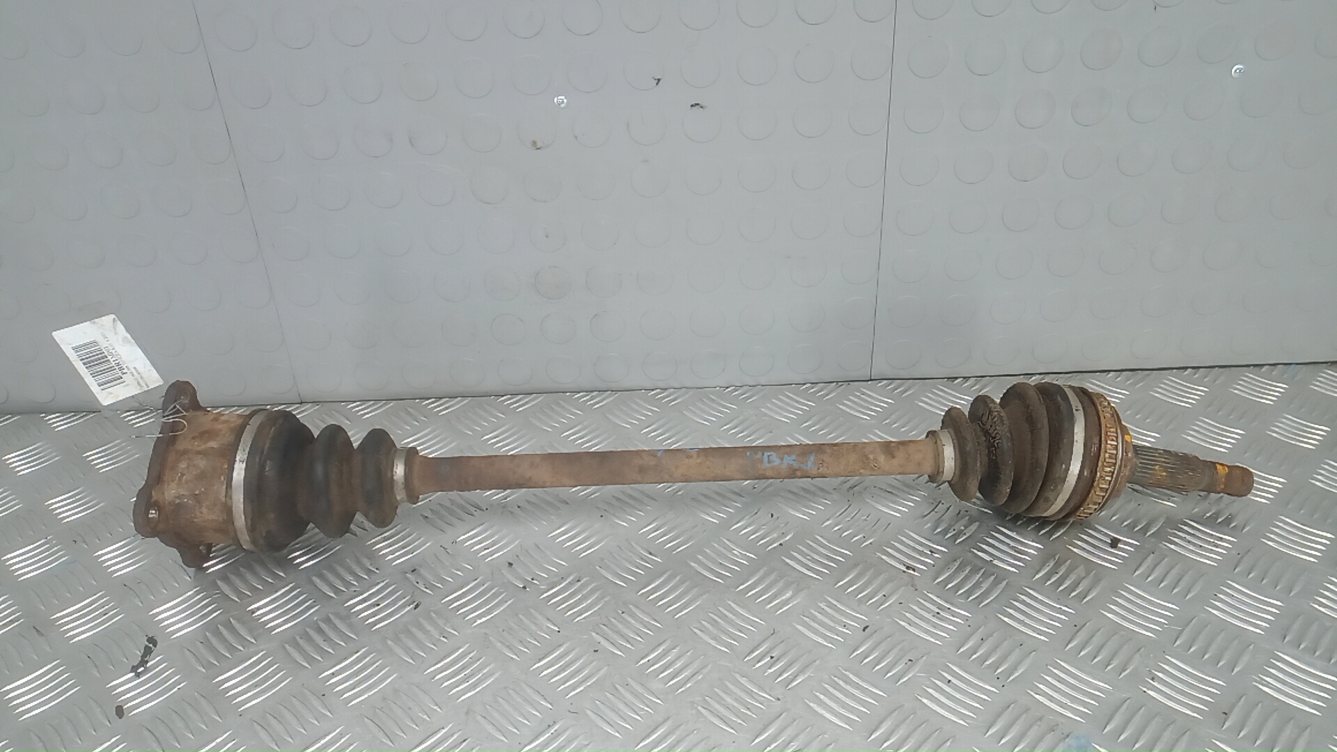 Полуось задняя левая