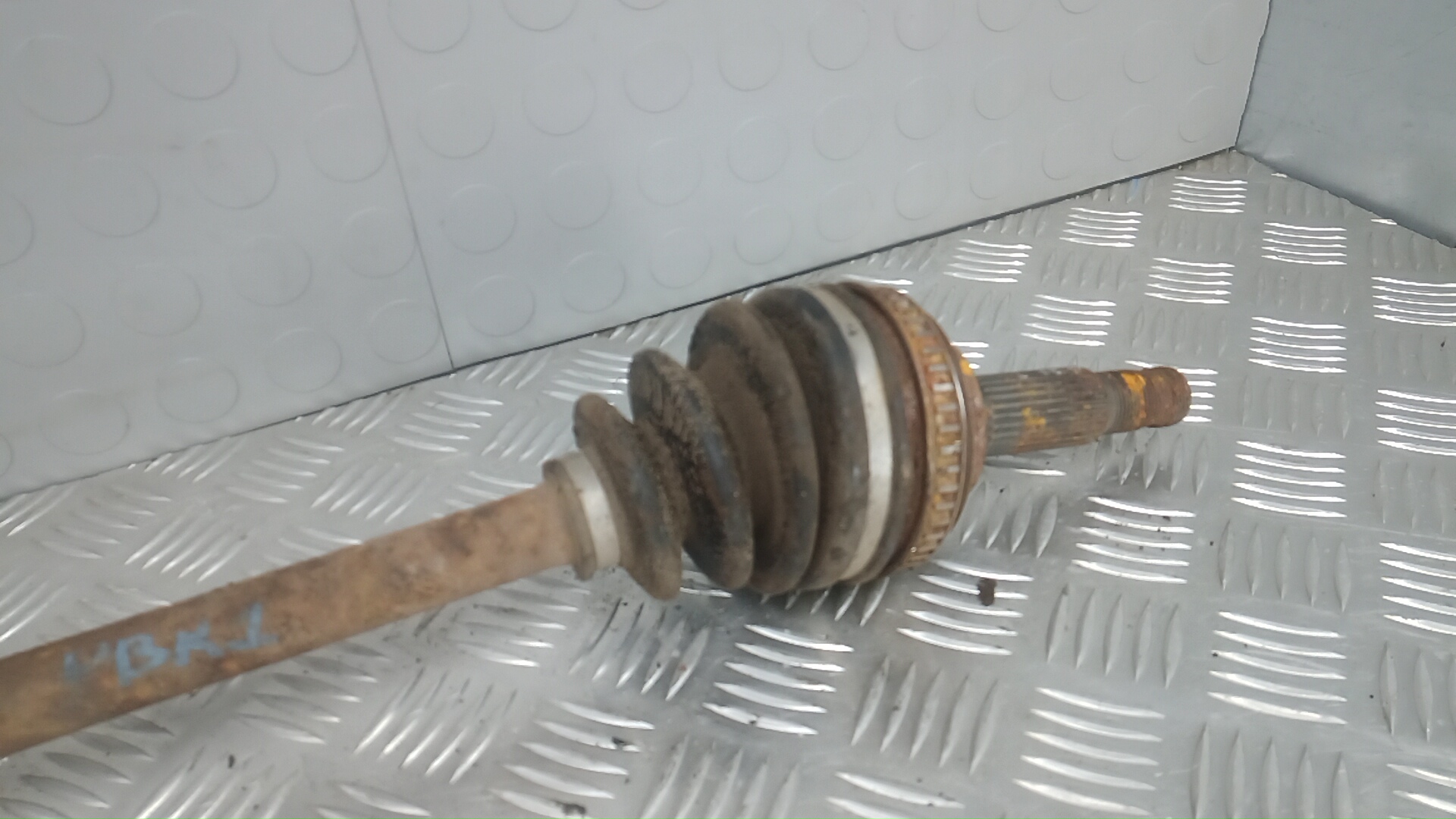 Полуось задняя левая