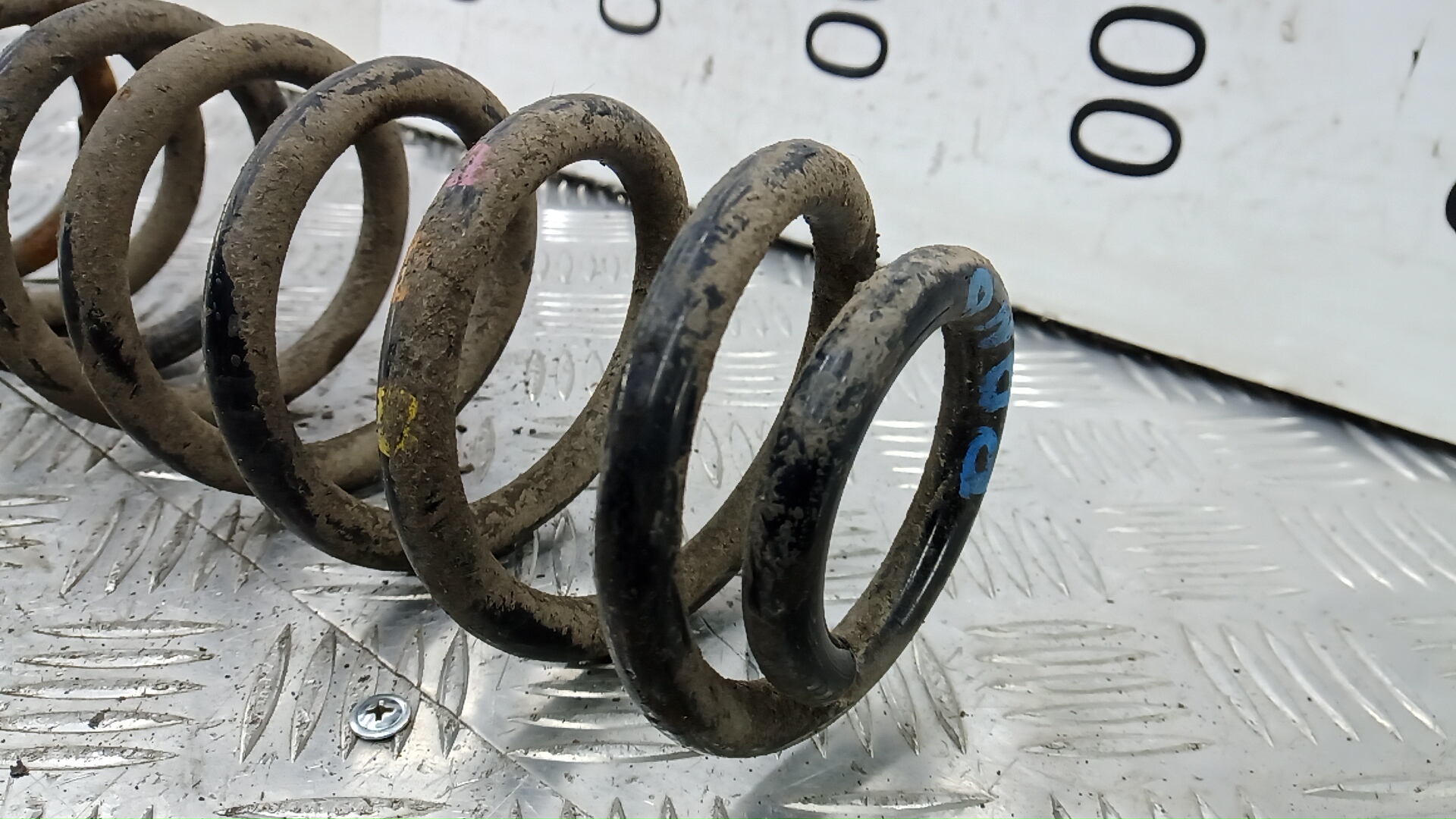 Пружина задняя