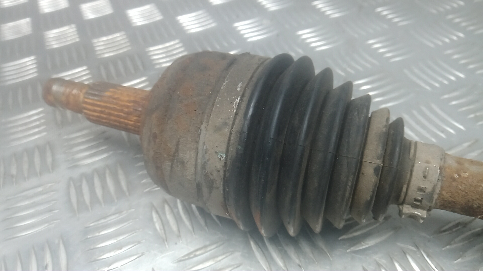 Полуось передняя правая