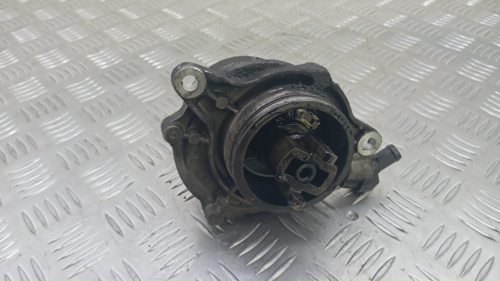 Насос вакуумный