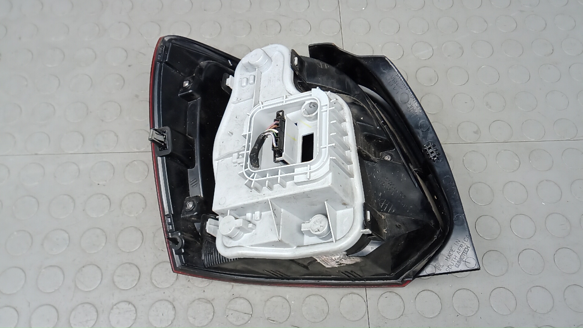 Фонарь задний правый