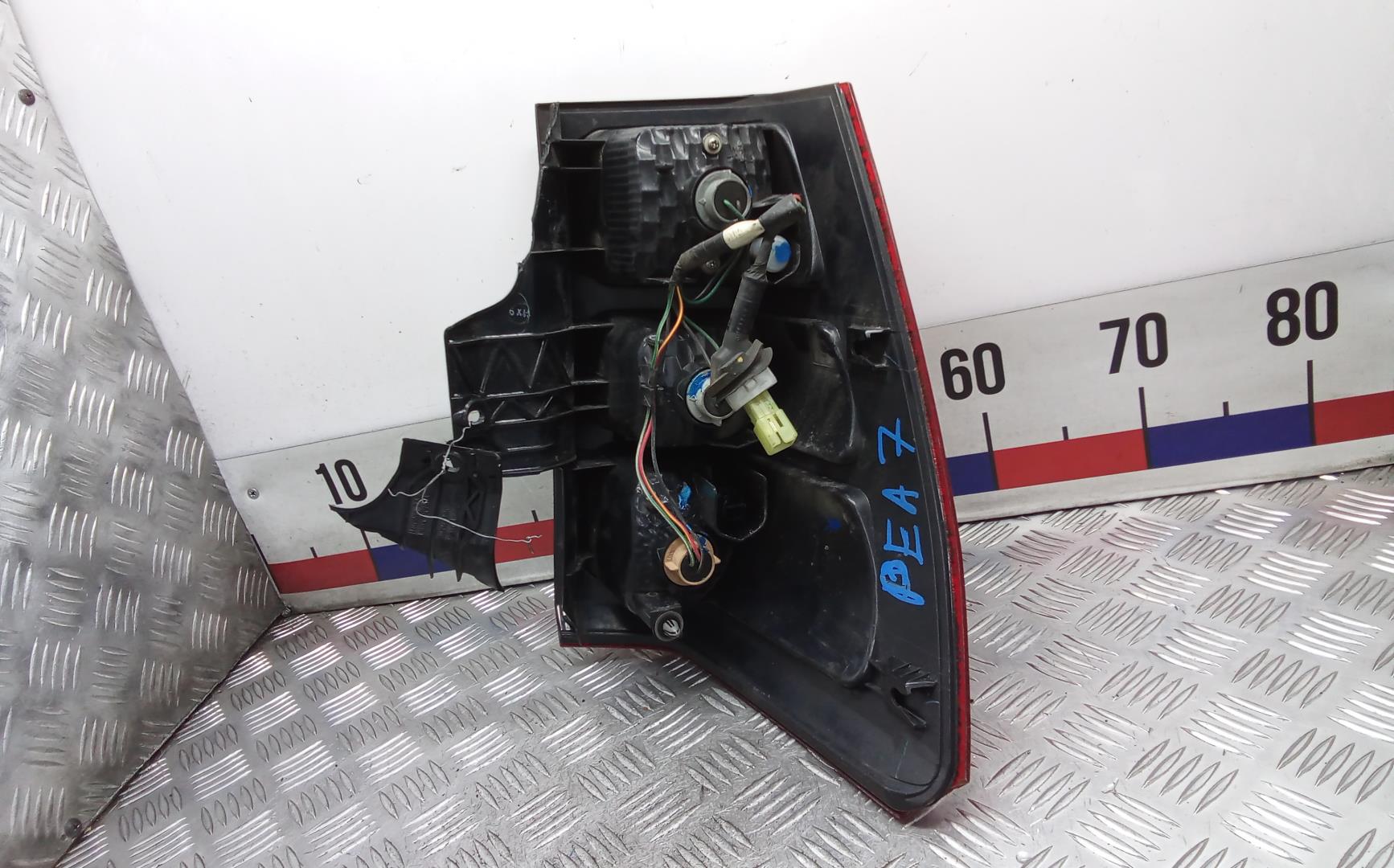 Фонарь задний правый