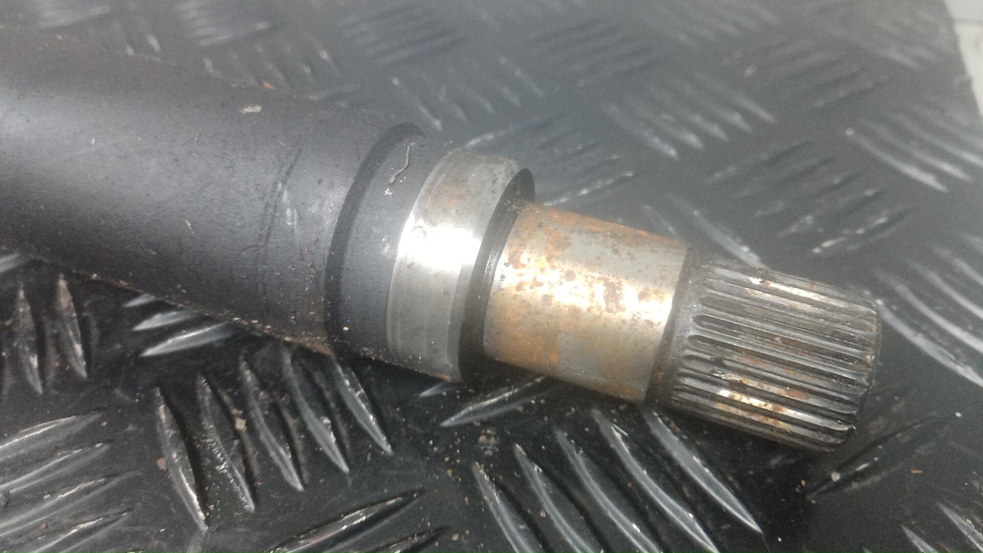 Полуось передняя правая