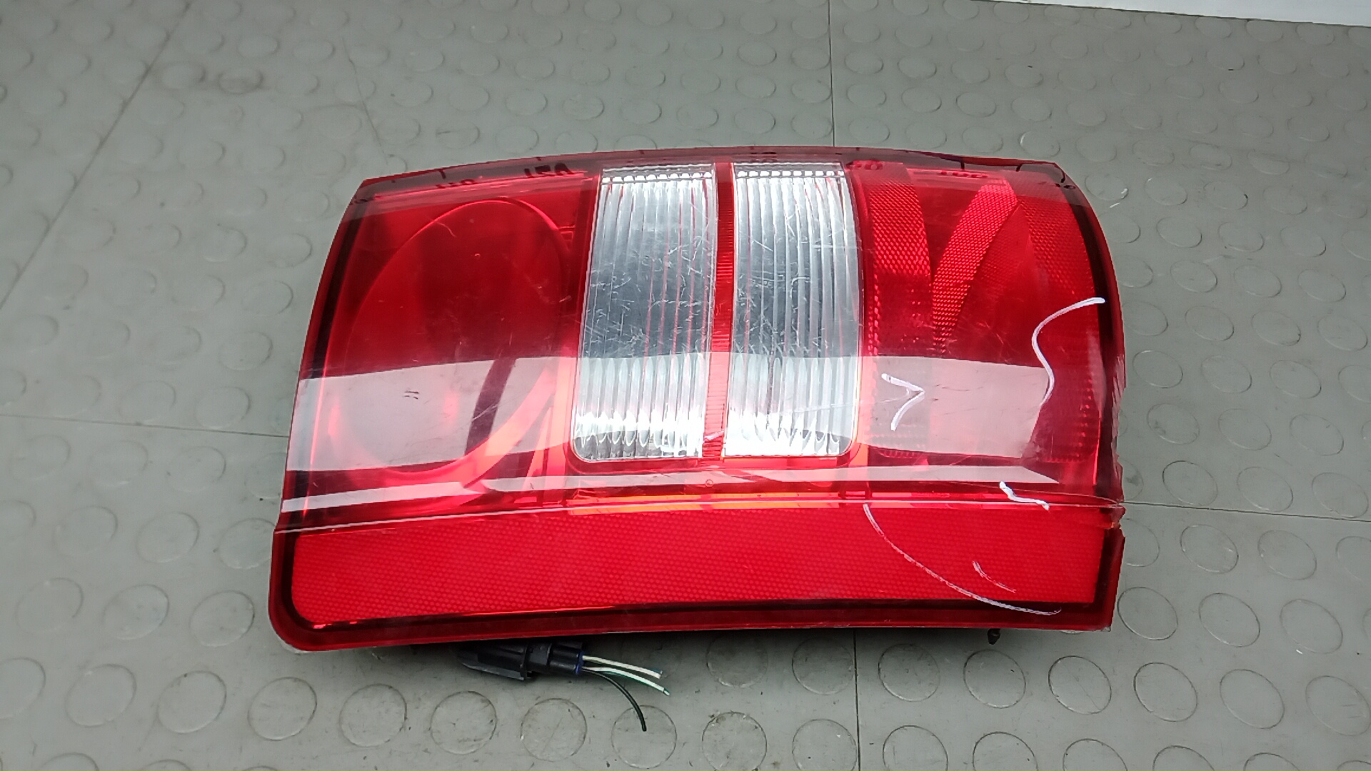 Фонарь задний левый