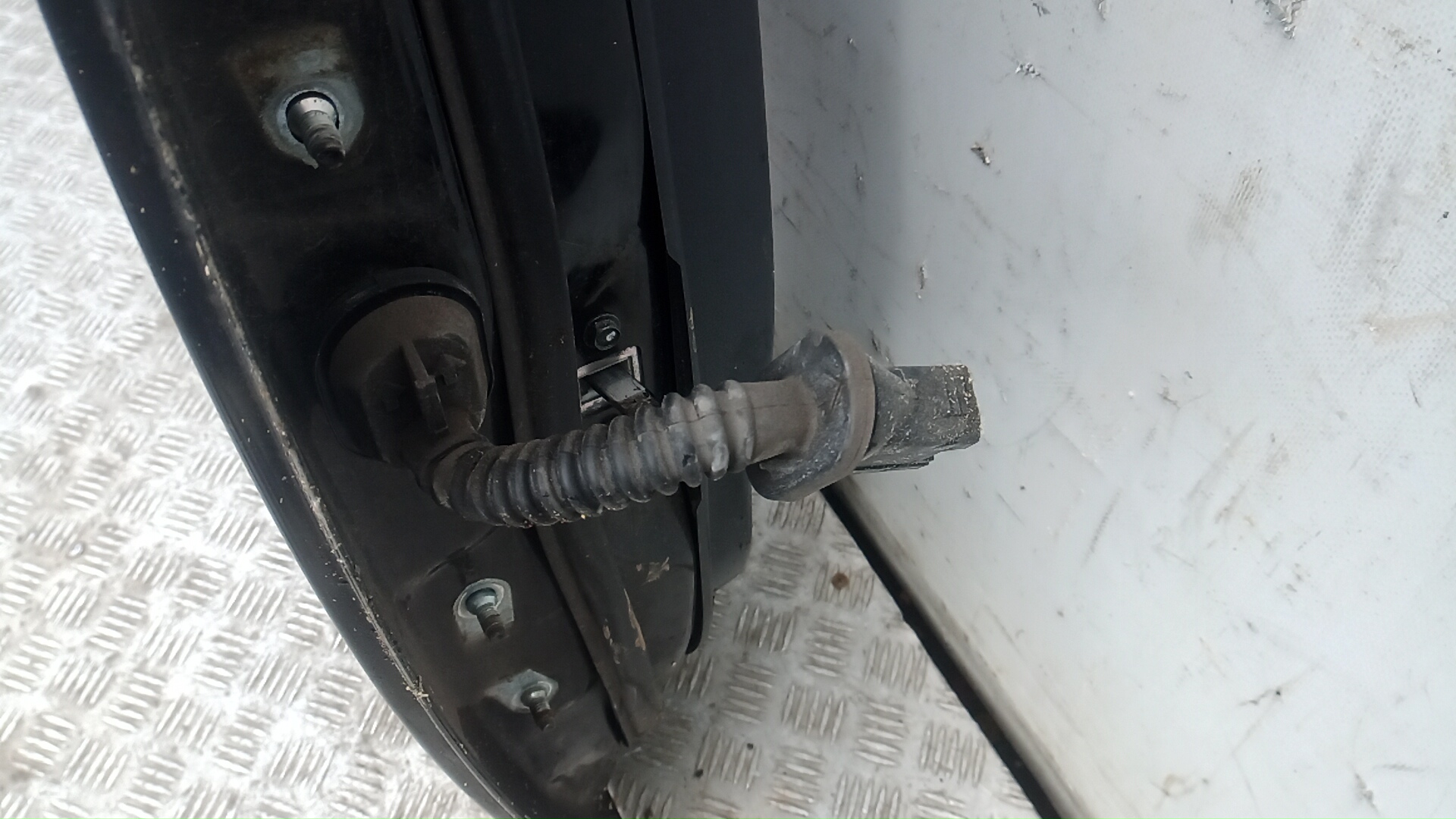 Дверь задняя правая