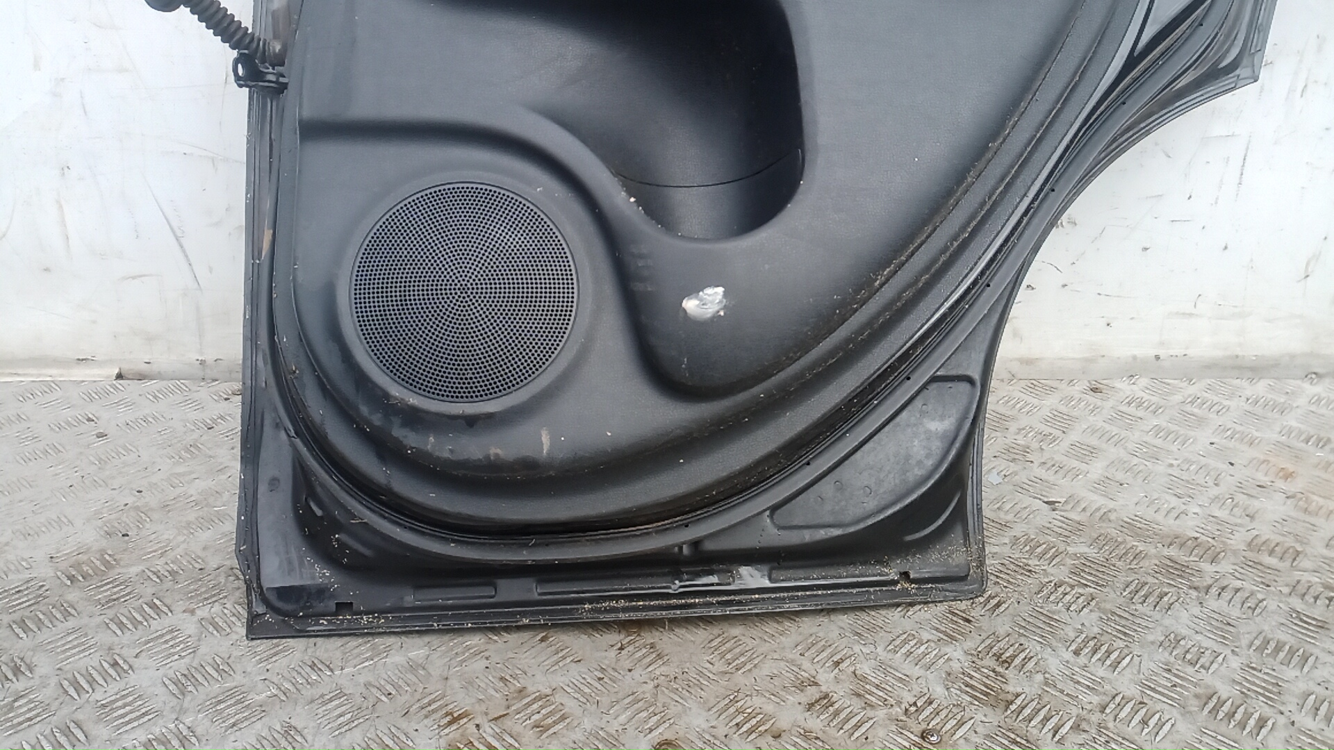 Дверь задняя правая