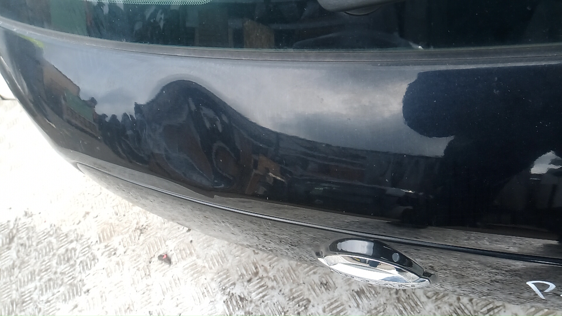 Дверь багажника