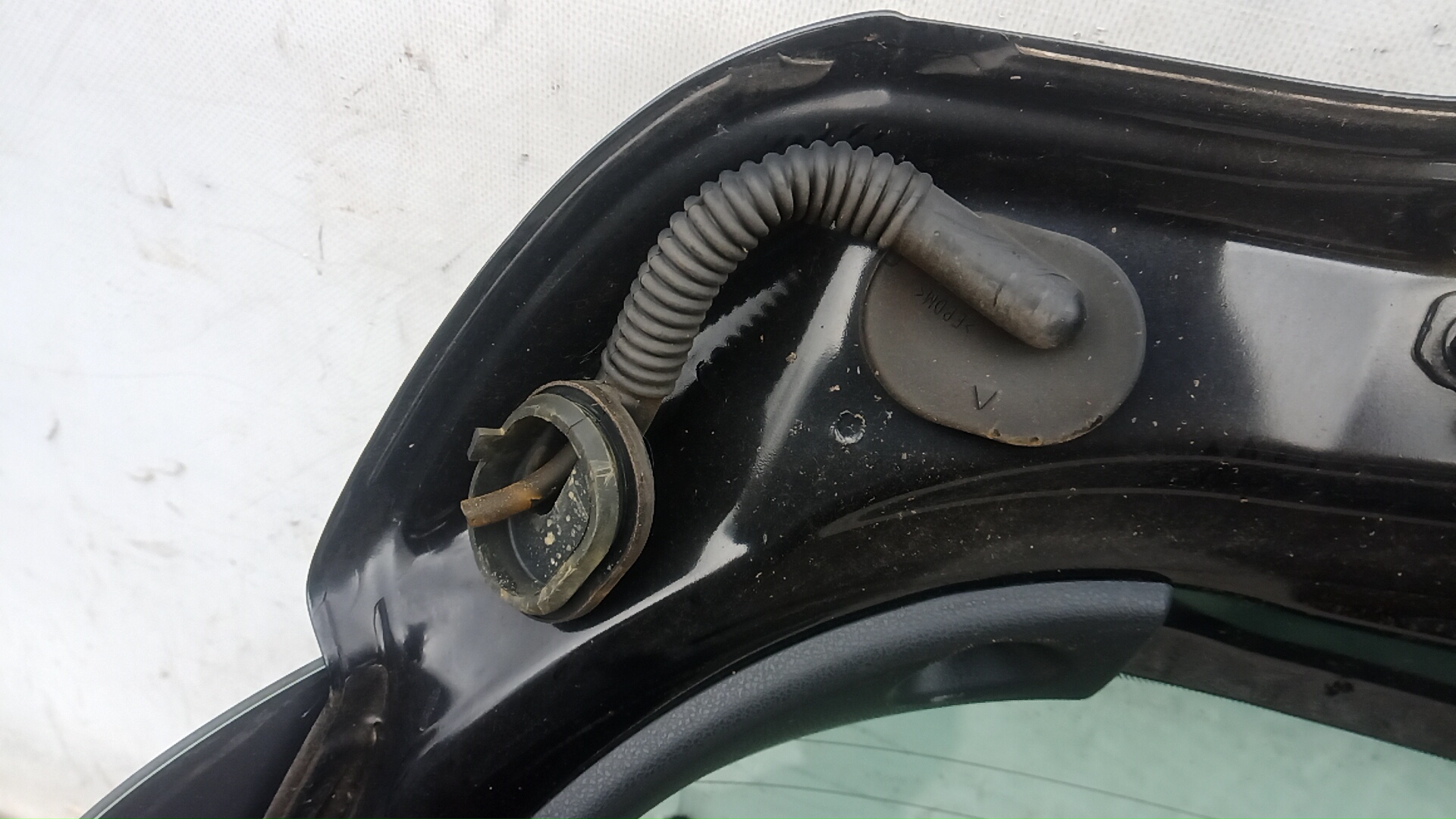 Дверь багажника