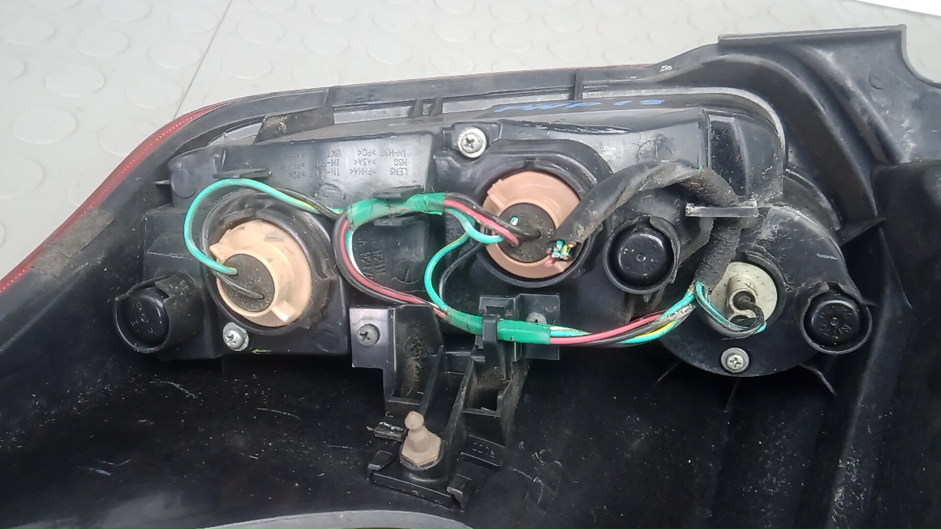 Фонарь задний левый