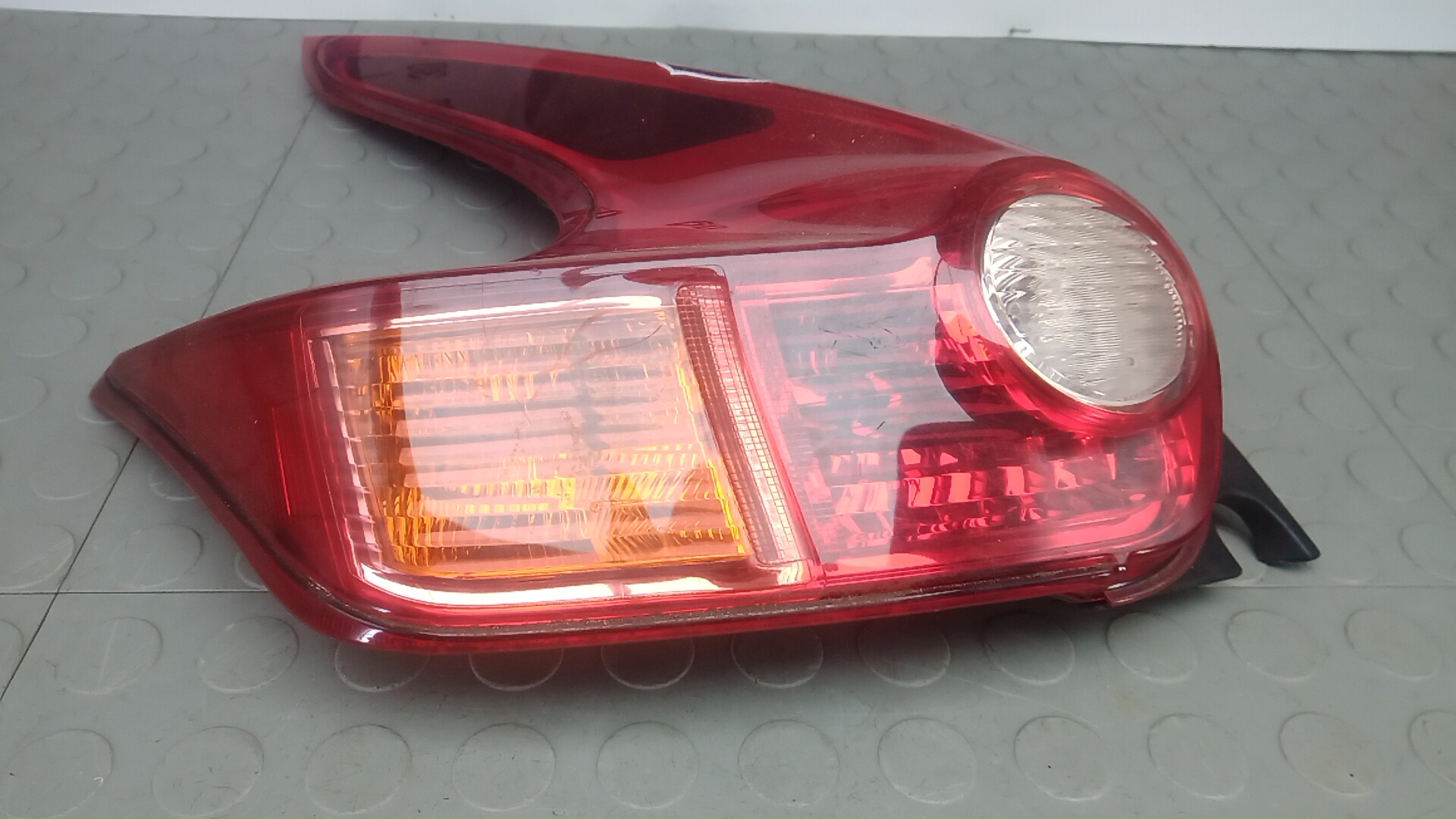 Фонарь задний левый