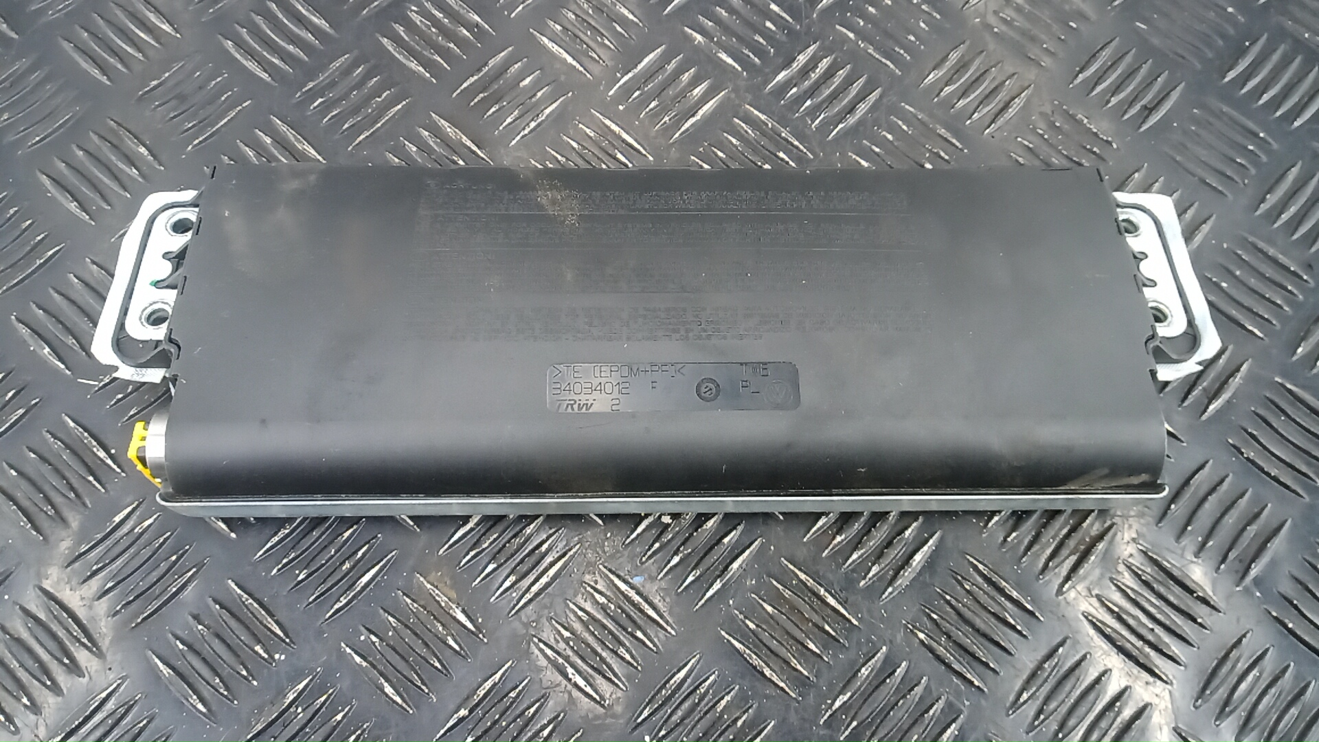 Подушка безопасности пассажирская (в торпедо)