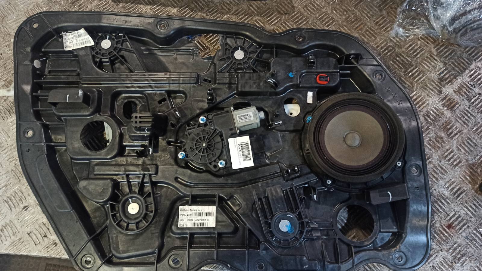 Стеклоподъемник электр. передний левый