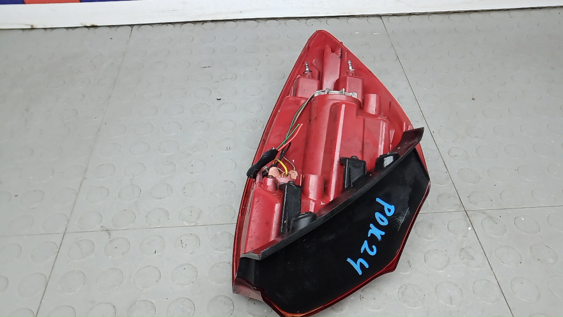 Фонарь задний правый